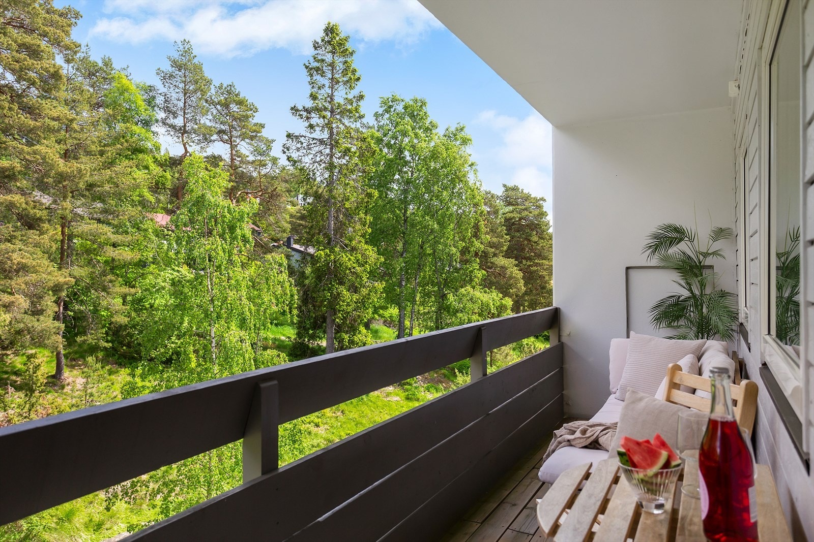 Her er det plass til en hyggelig sittegruppe hvor morgensolen kan nytes. Galleribilde
