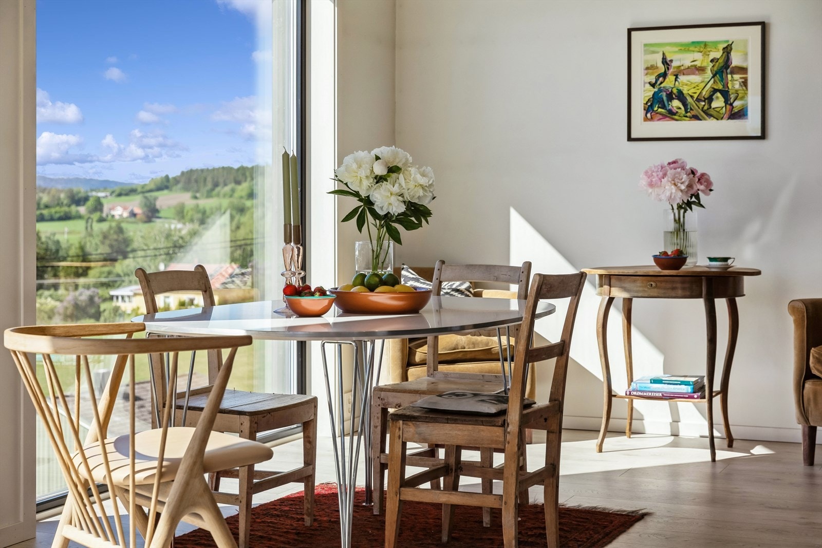 En hyggelig krok for frokost eller en kaffekopp. Galleribilde