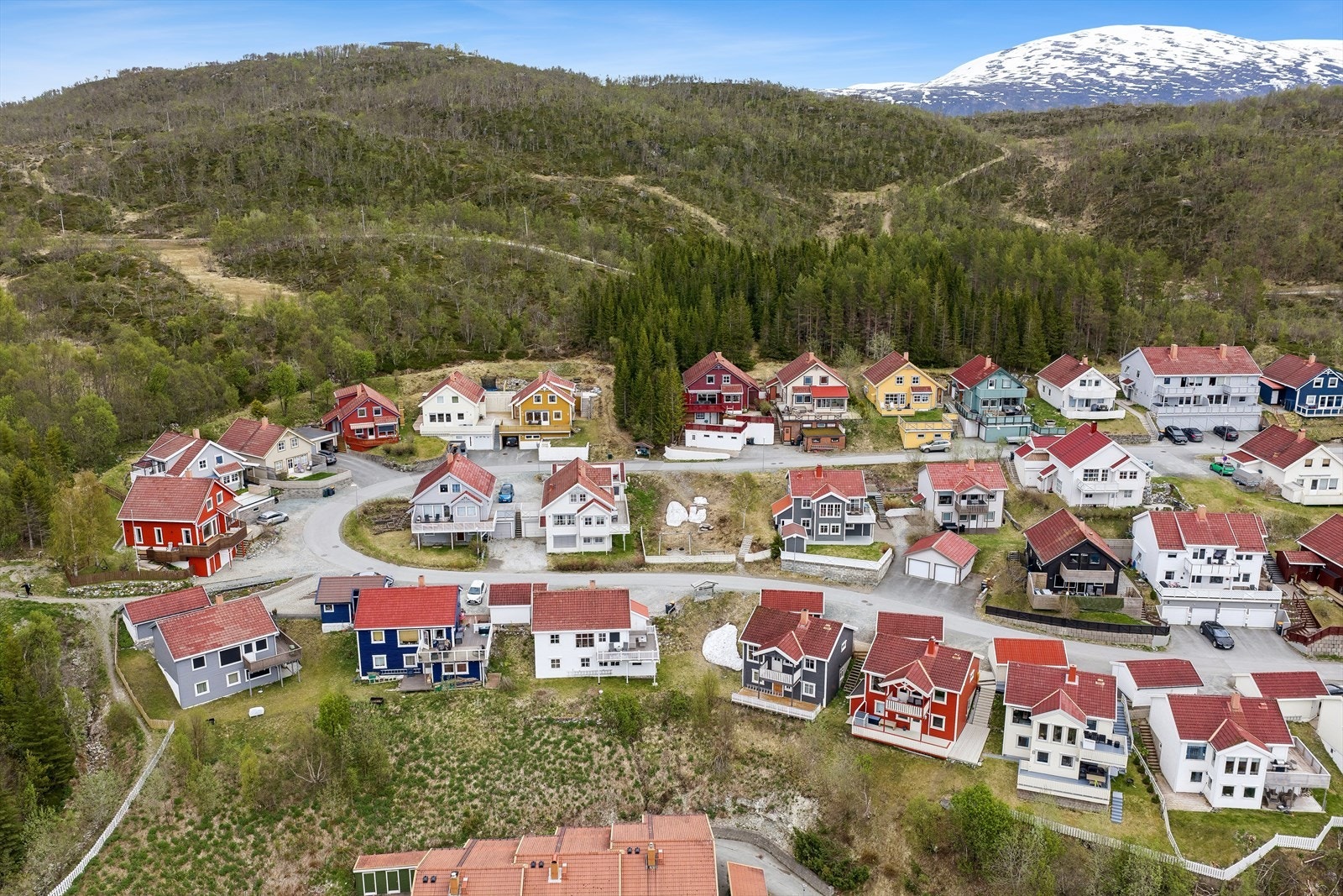 Vinterstid prepareres det lysløype like ved, som går helt til sørspissen av Tromsøya. Galleribilde