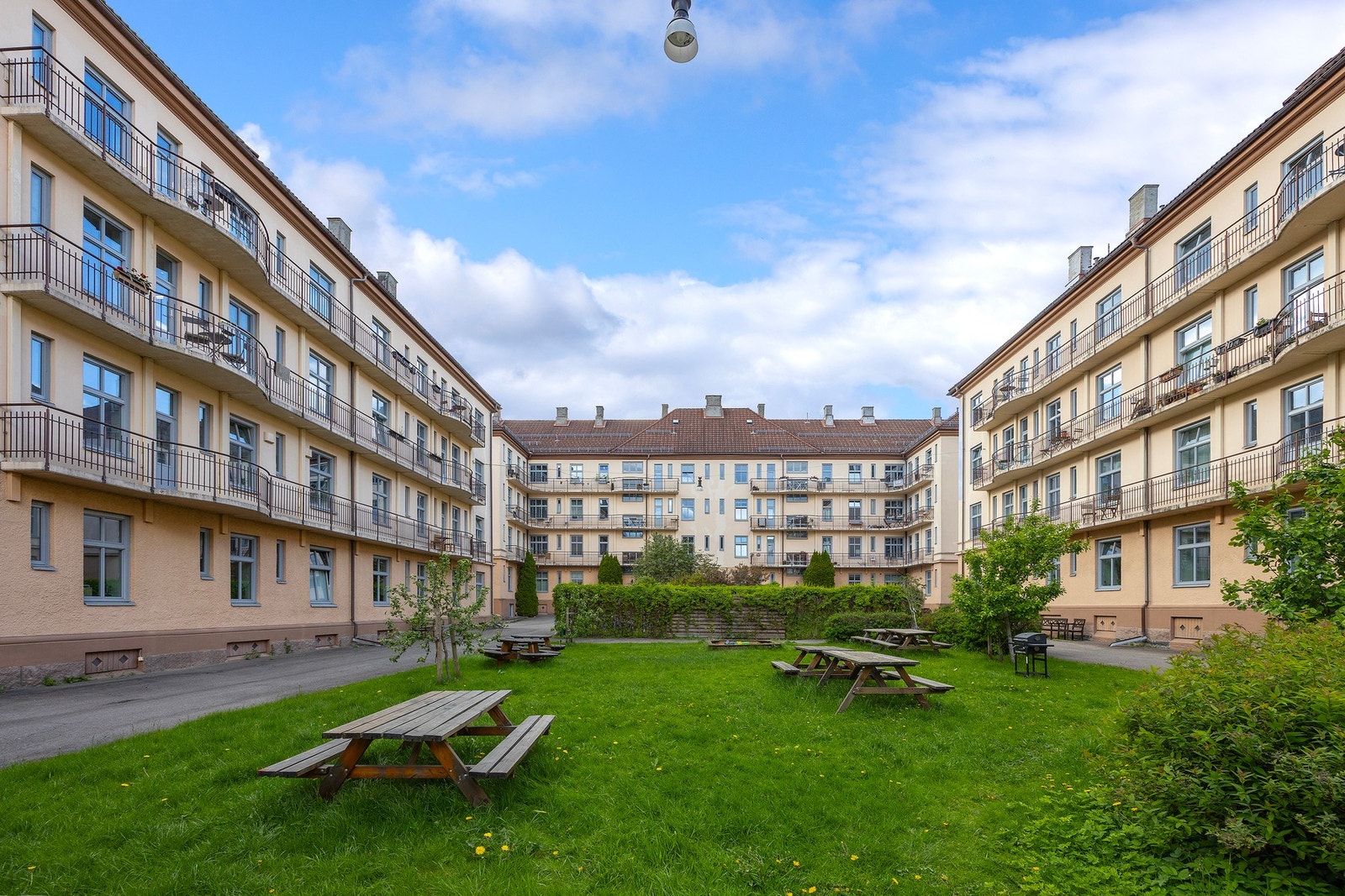 Dette må være en av de flotteste bakgårdene i Oslo. Området må oppleves for det rette inntrykk! Galleribilde