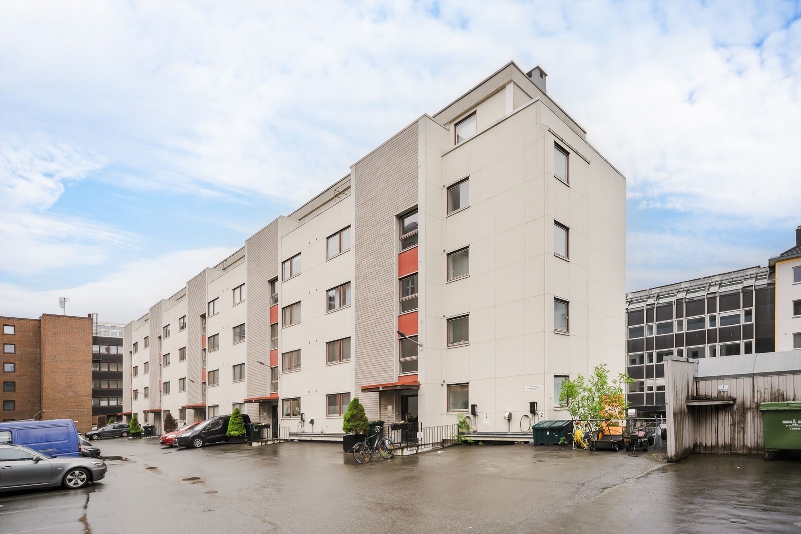 Fasade - Flytt inn til en enkel hverdag med umiddelbar nærhet til studiesteder, Trondheim Torg, dagligvarebutikker og kollektiv transport. Galleribilde