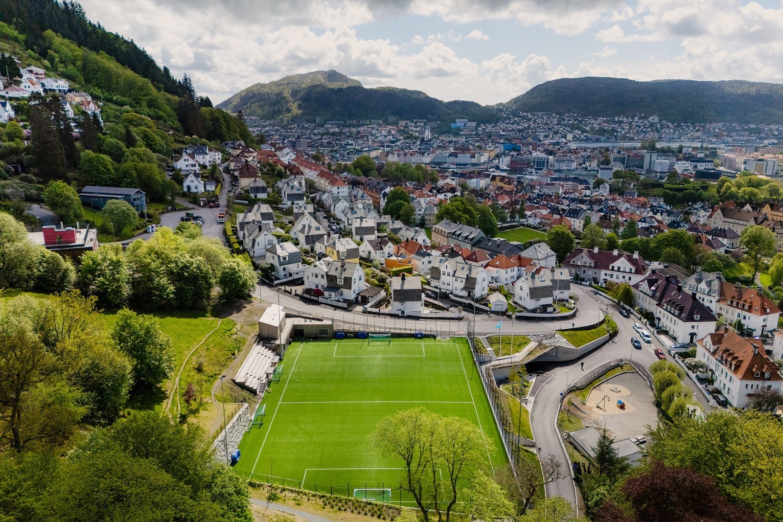 Mulebanen og den underjordiske idrettshallen ligger like i nærheten, mellom Fjellveien og Christinegården - Perfekt for en aktiv hverdag. Galleribilde