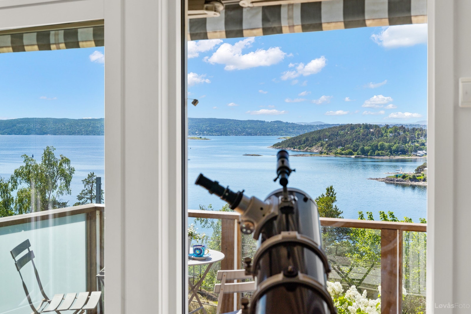 Fra boligen ser man utover øyene i Indre Oslofjord. Galleribilde