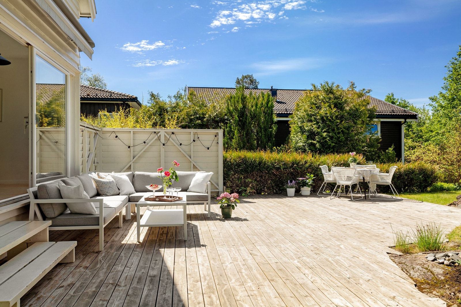 Stor og solrik terrasse mot vest - perfekt for lange og late sommerdager! Galleribilde