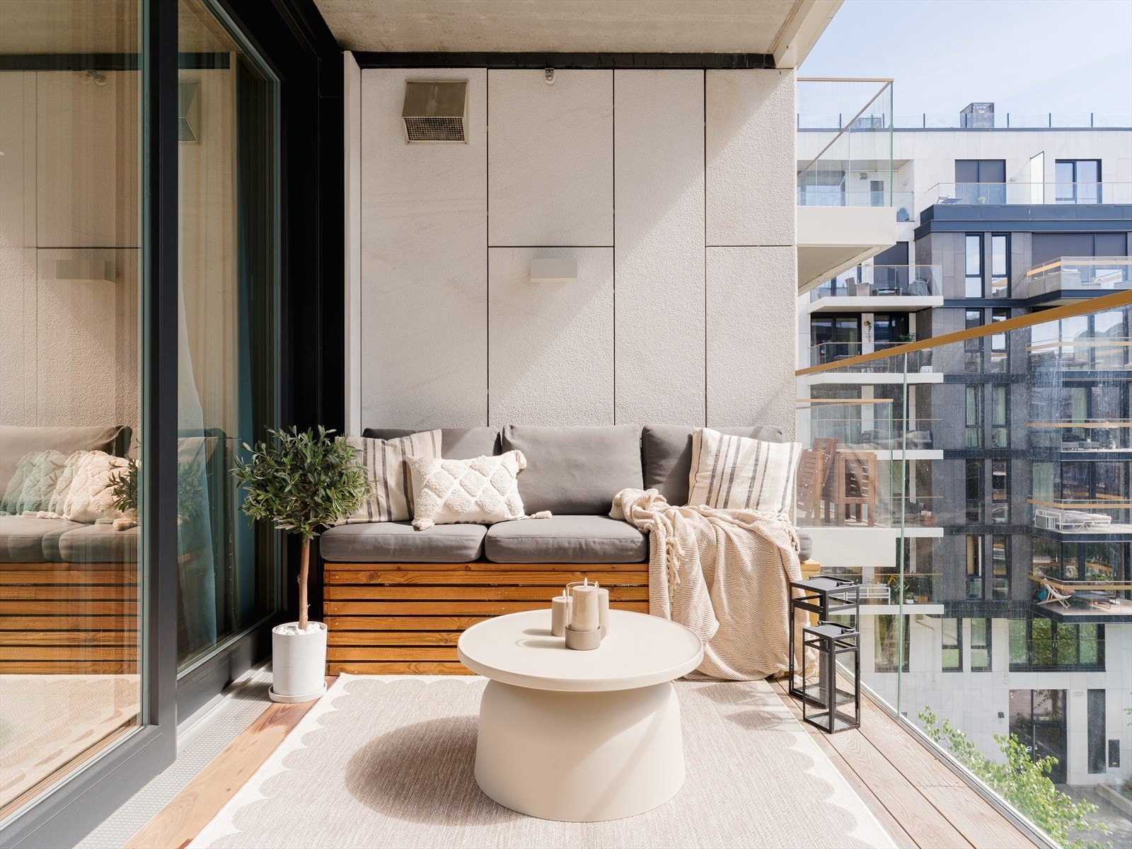 Fra stuen er det utgang til en herlig balkong på ca. 8 m². Galleribilde