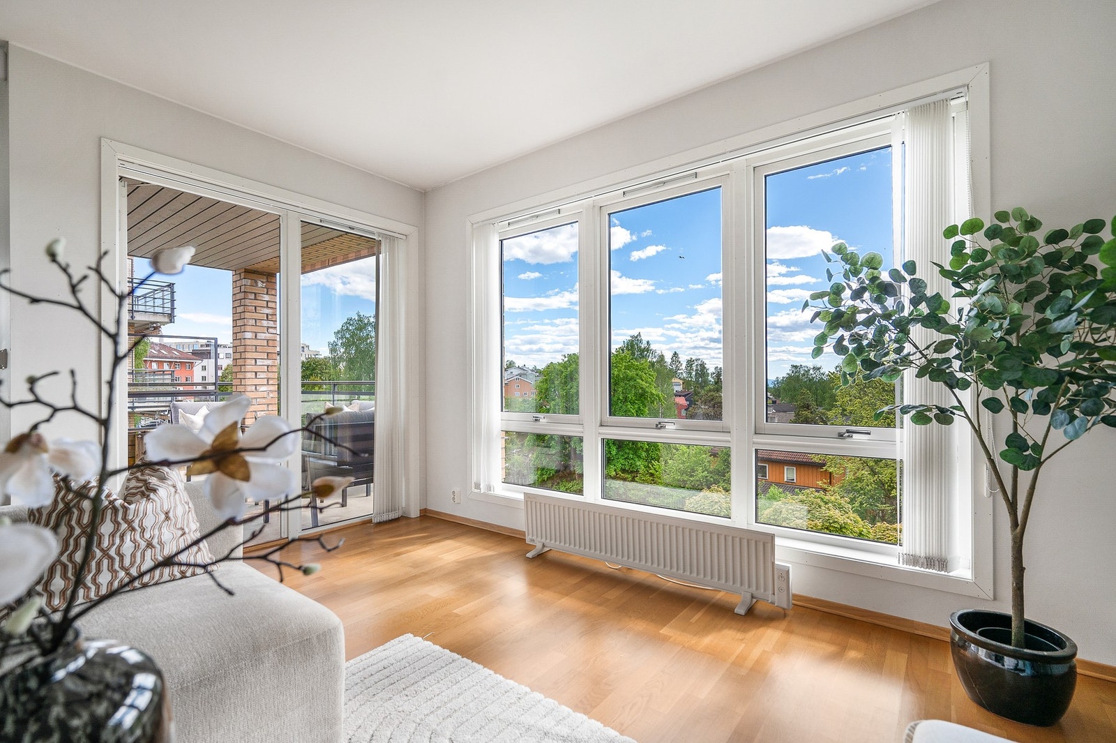 Adkomst fra stuen til balkongen. Galleribilde