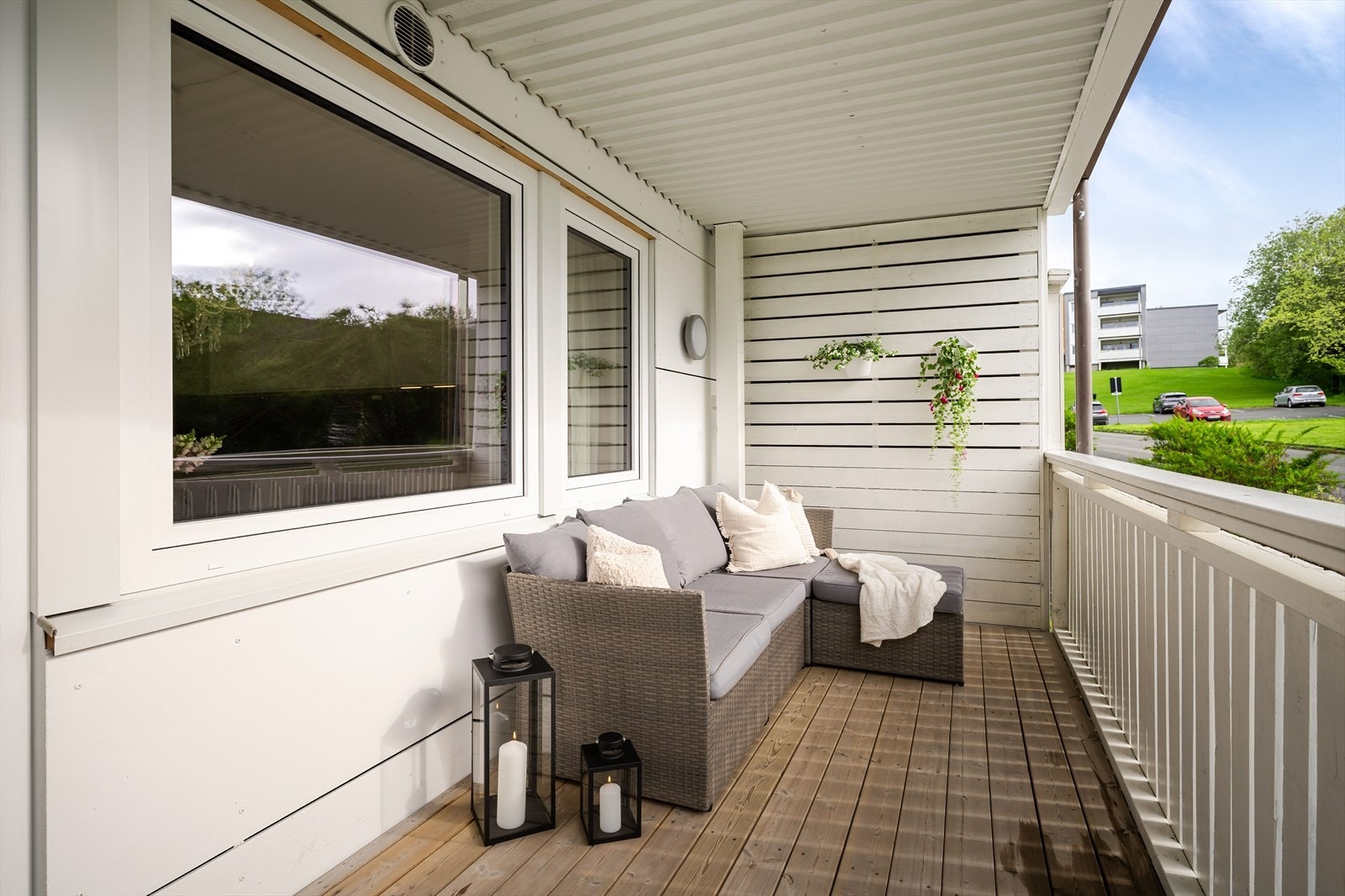 Balkongen er på 10 m² og har ettermiddagssol. Galleribilde