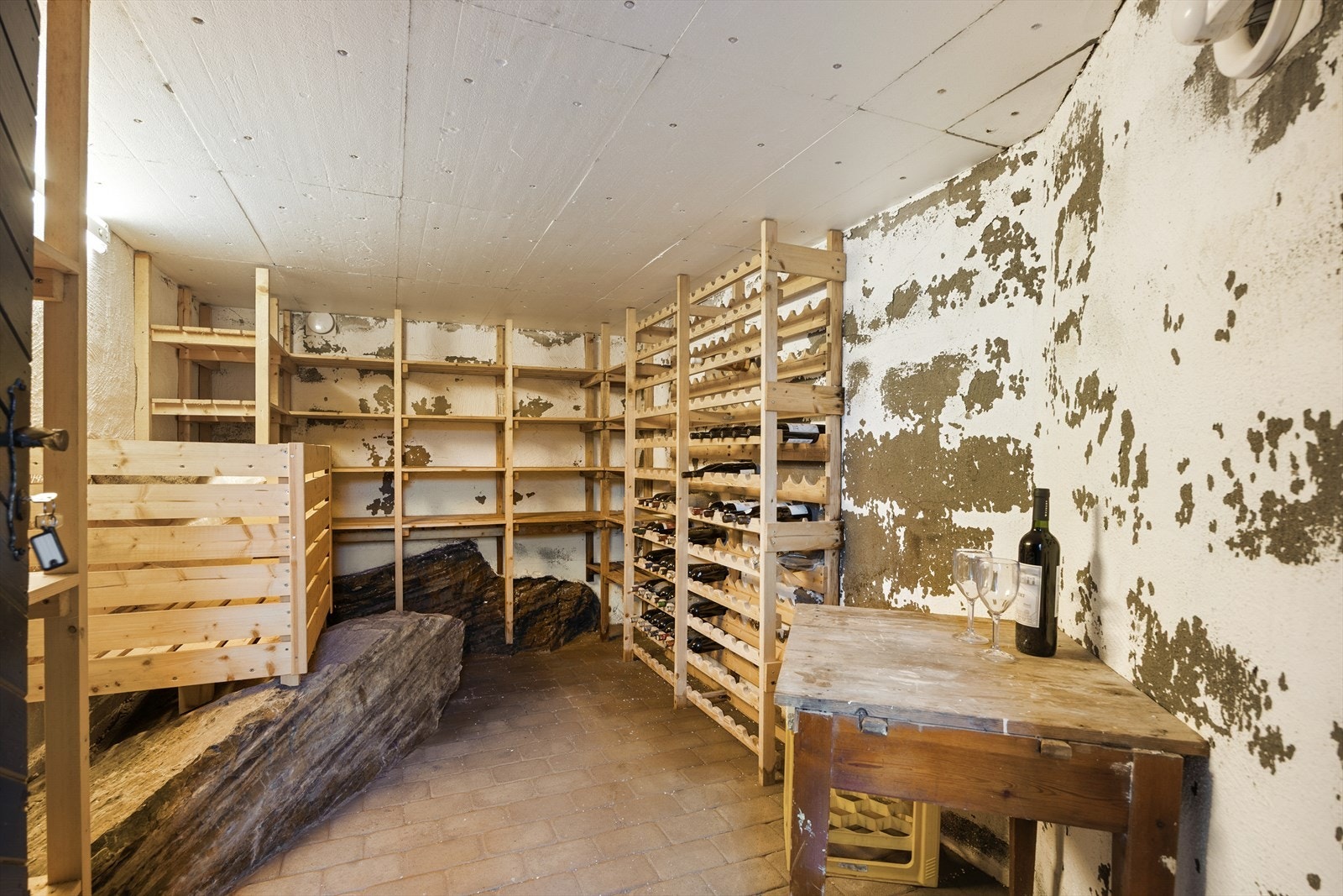 bodrom/kjellerom Galleribilde