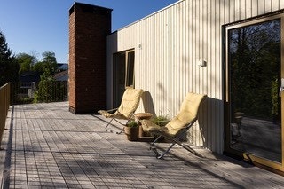 Nydelig ettermiddag- og kveldssol på veranda i 2.etasje - bilde fra selger Galleribilde
