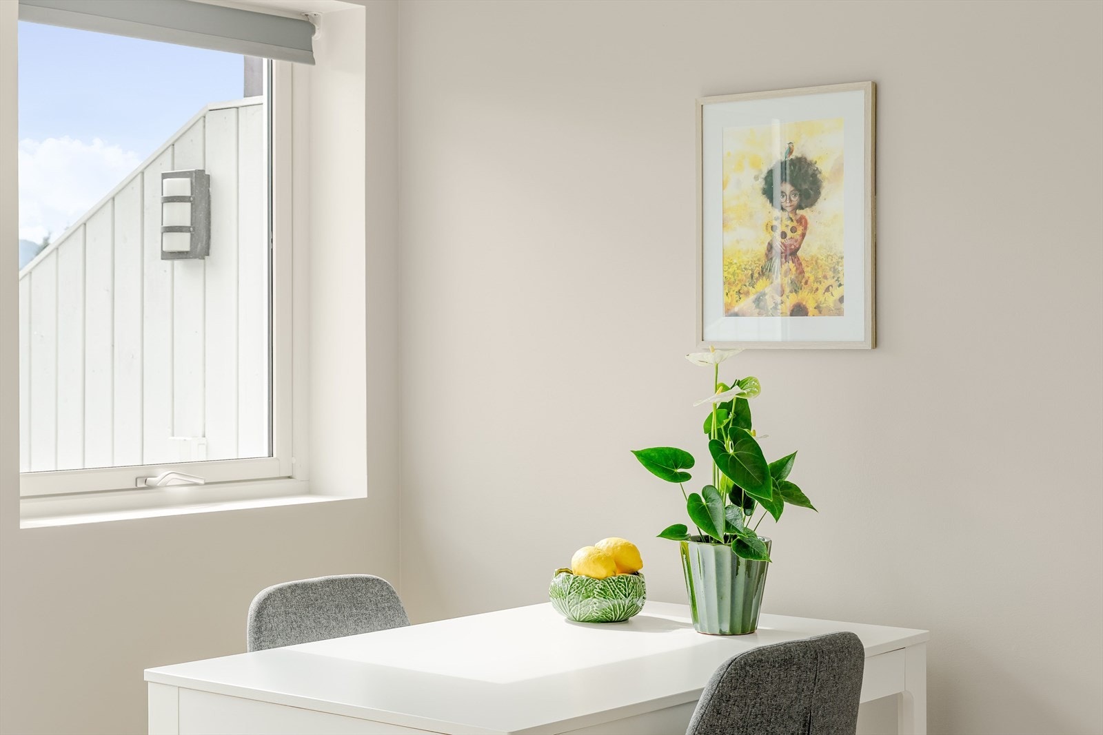 Leiligheten fremstår lettstelt, lys og moderne. Galleribilde