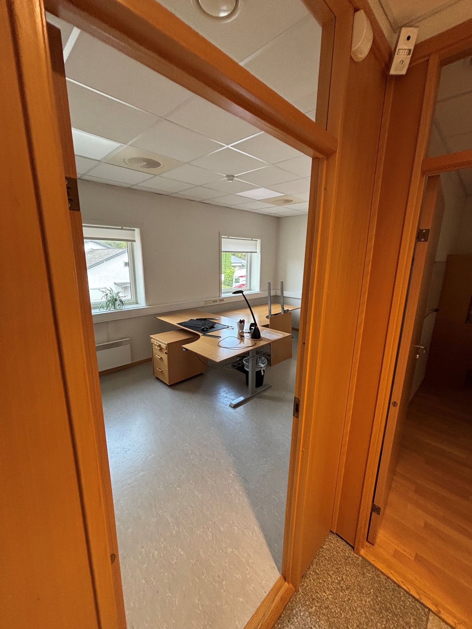 Stort kontor/møterom 2. etasje Galleribilde