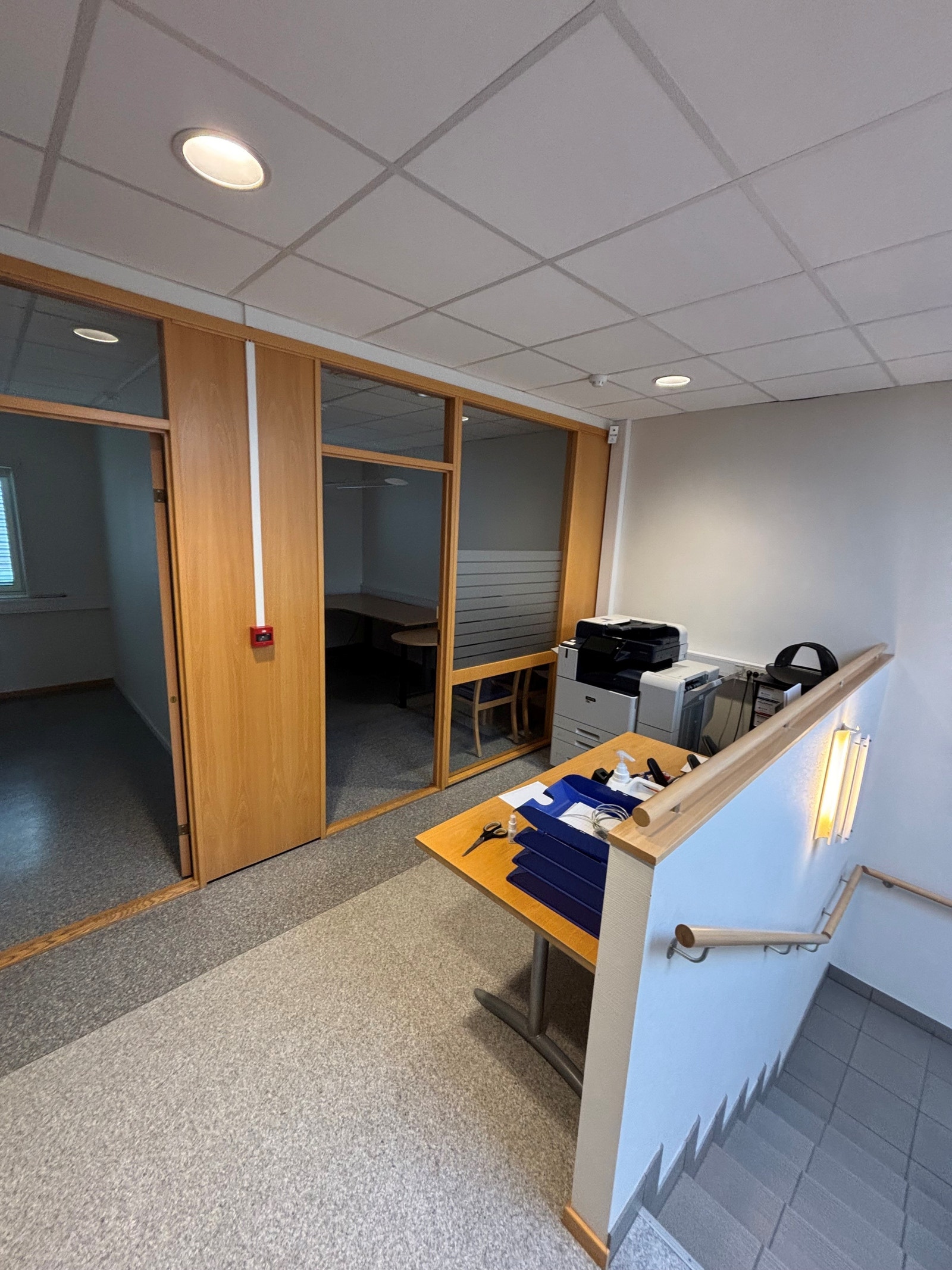 Kontorer 2. etasje - plass til printer Galleribilde