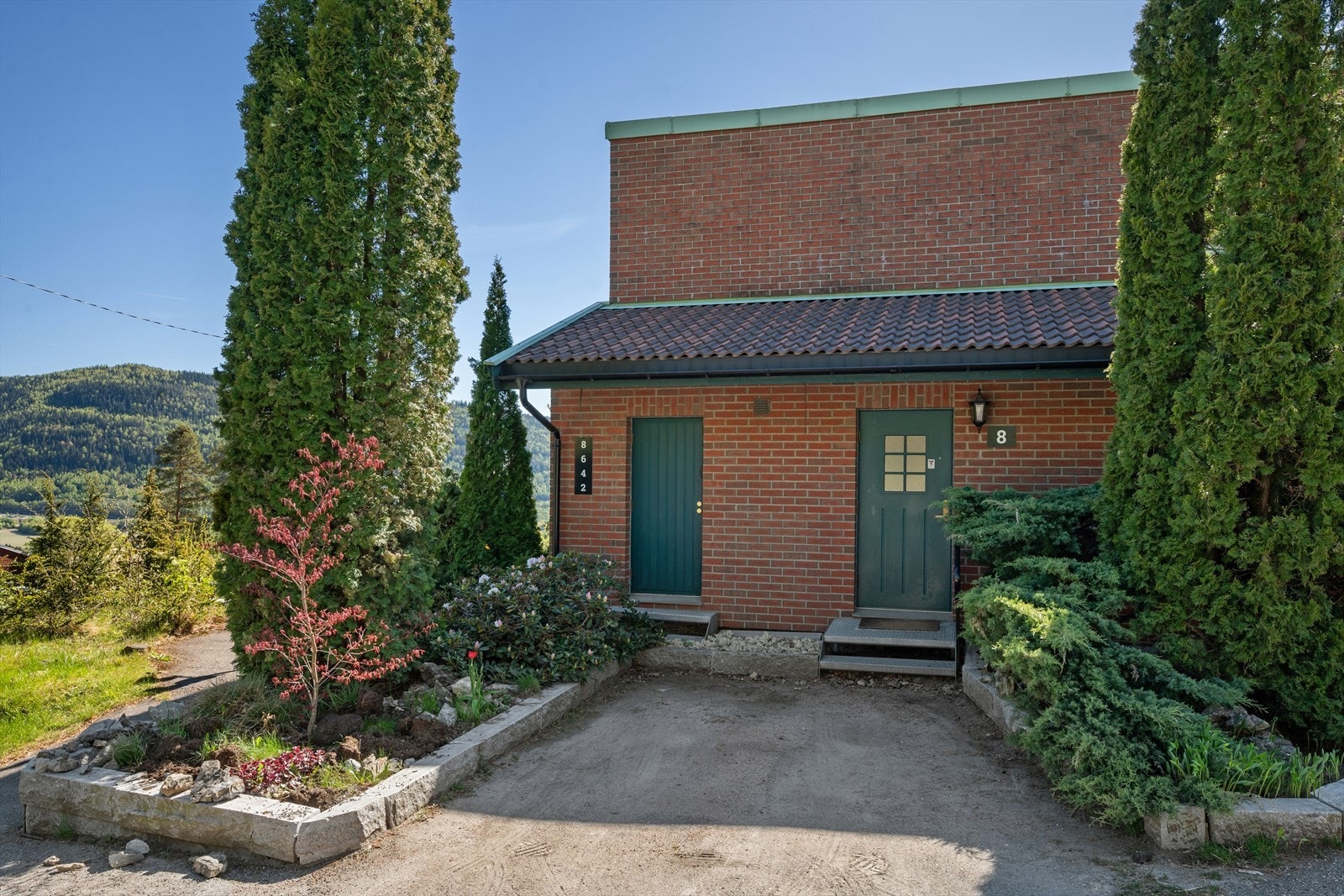 Parkeringsmulighet foran inngangen. Galleribilde