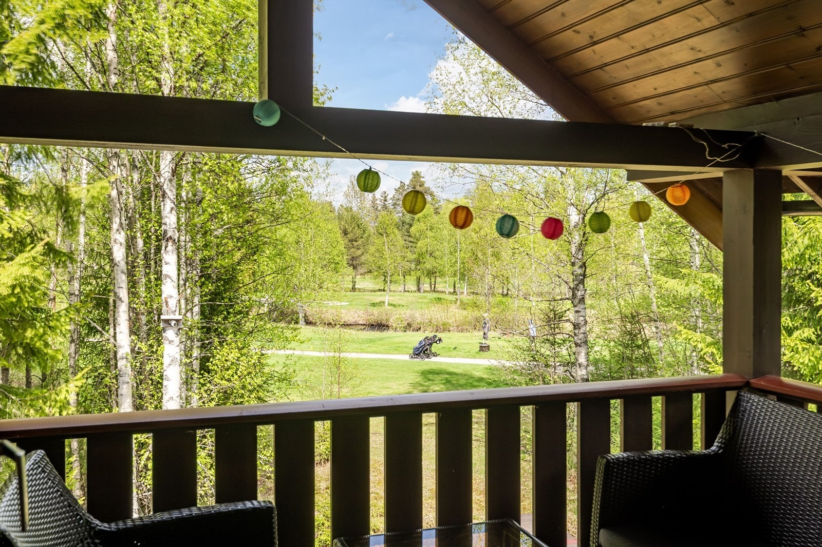 Utsikten fra balkongen i andre etasje. Denne delen av hytta vender mot nord. Galleribilde