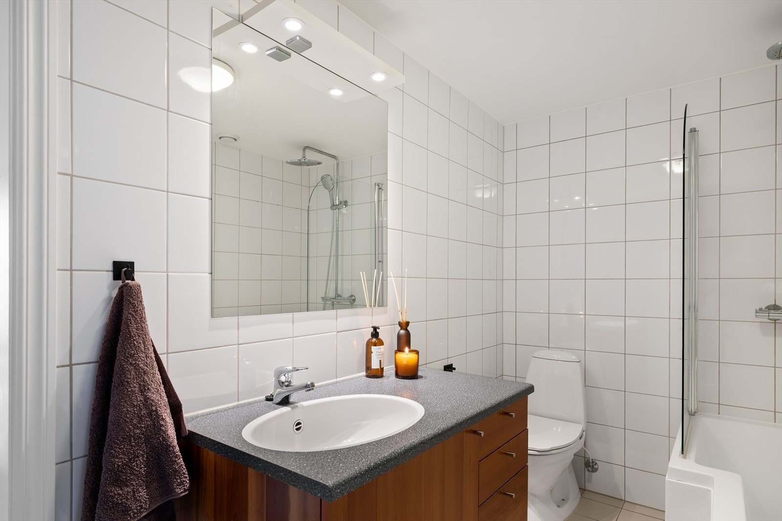 Pent flislagt bad på 6m². Galleribilde