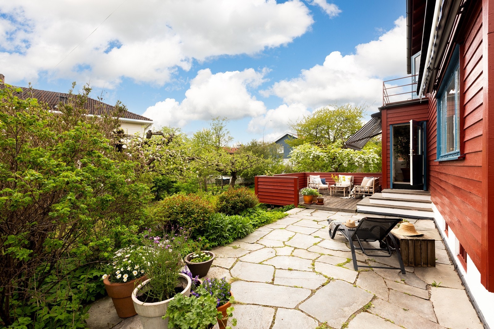 Huset har et sjarmerende og klassisk preg, og et stort potensial som kan utnyttes etter eget ønske og behov. Galleribilde