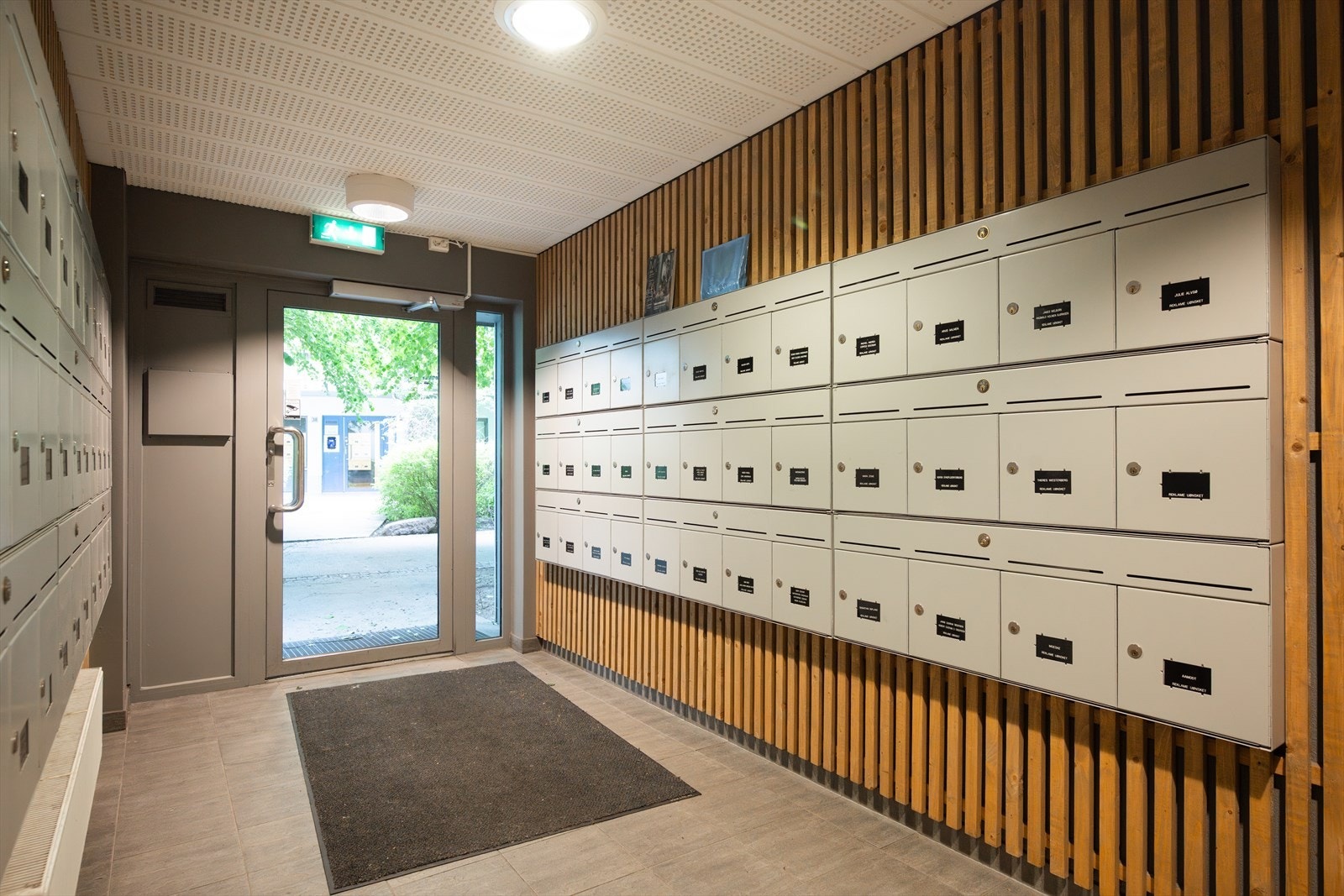 Leiligheten ligger i et moderne bygg fra 2005. Galleribilde