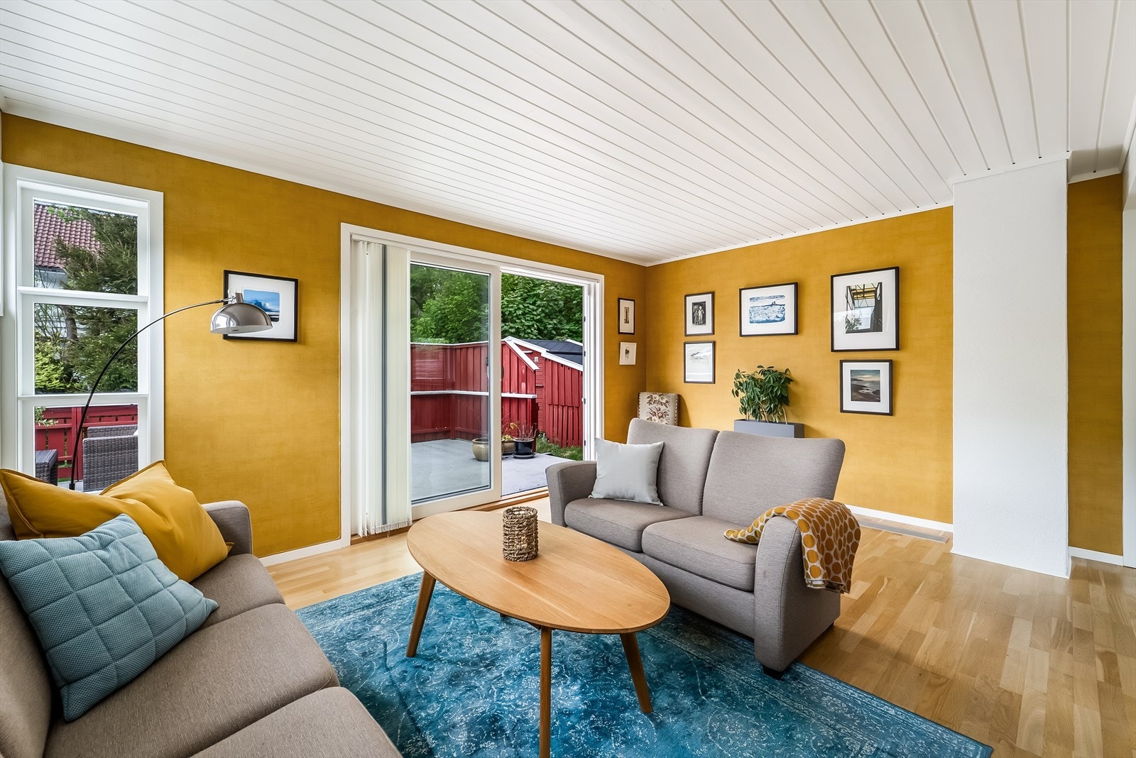 Stuens utforming gir rom for møblering i soner. Galleribilde