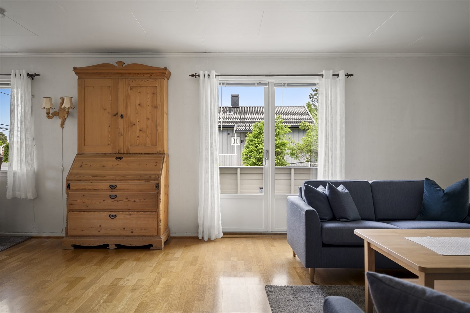 Fra stuen er det utgang til veranda på ca 14kvm med gode solforhold. Galleribilde