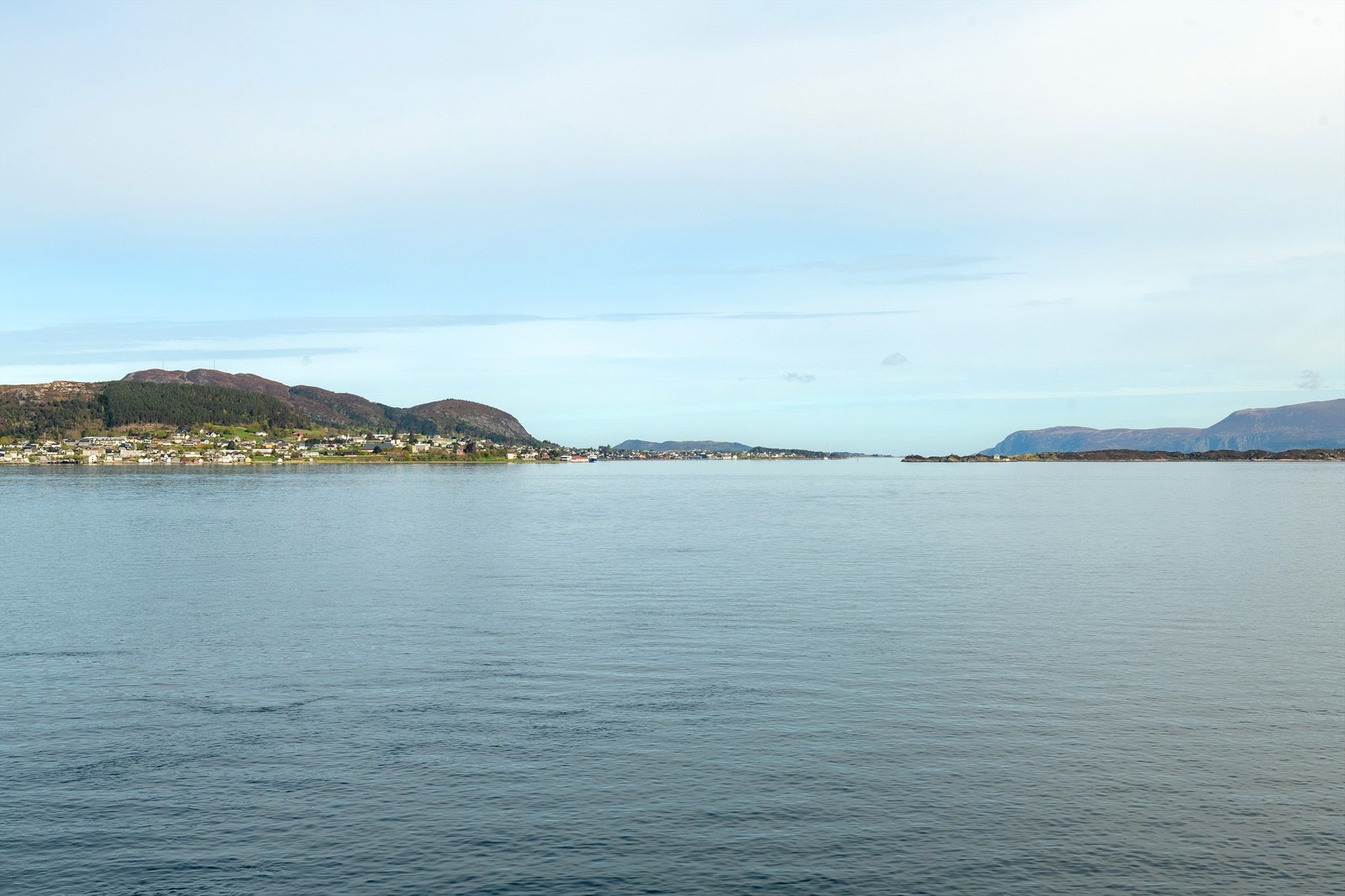Fra eiendommen er det kort vei til turstiene på Byfjellet og til det nye Bybadet. Galleribilde