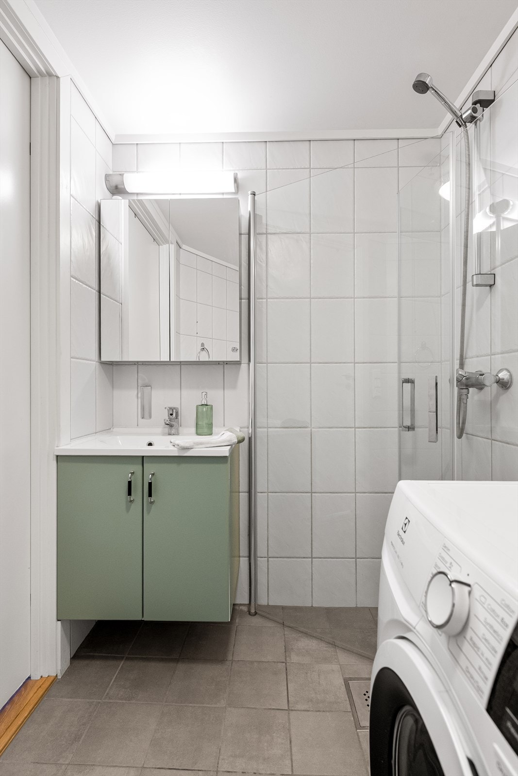 Gulvet på badet fikk nye fliser i 2019. Galleribilde