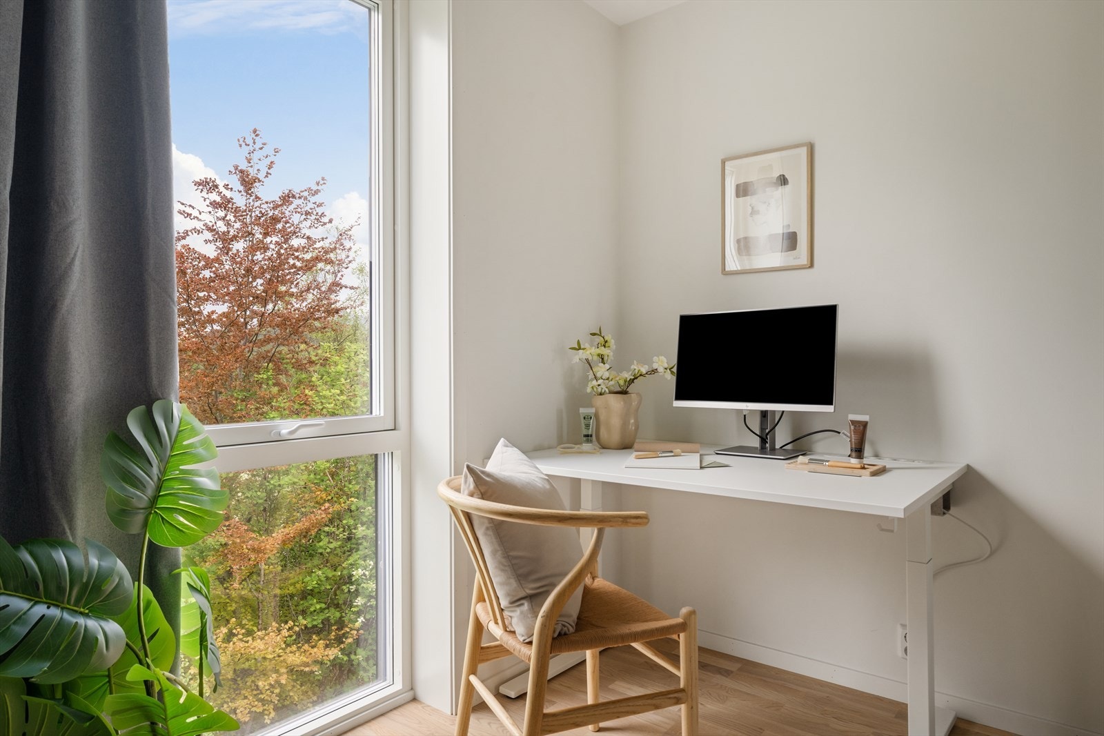 Rommet egner seg perfekt som hjemmekontor eller barnerom. Galleribilde