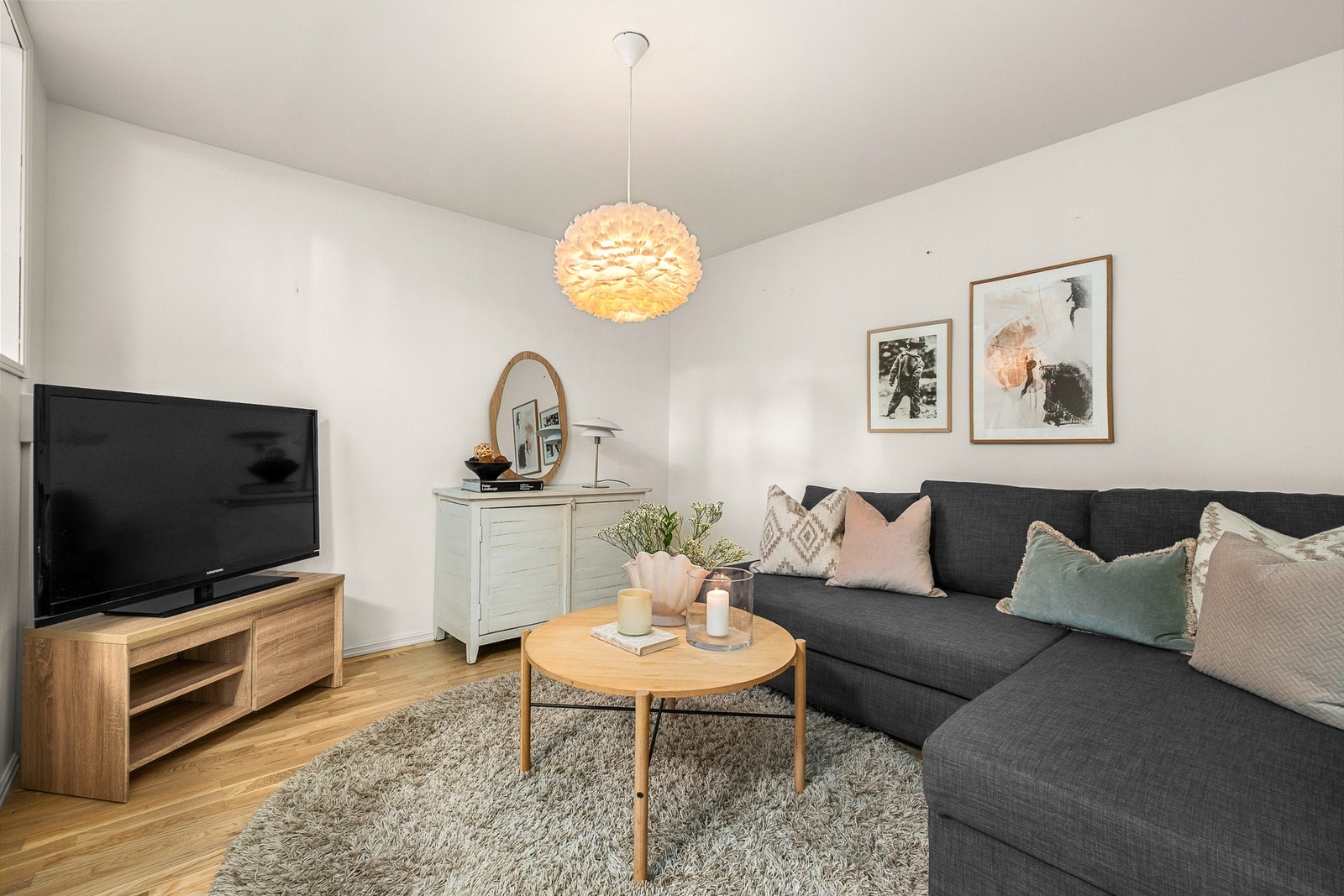 Romslig kjellerstue på 18,8 kvm. Galleribilde