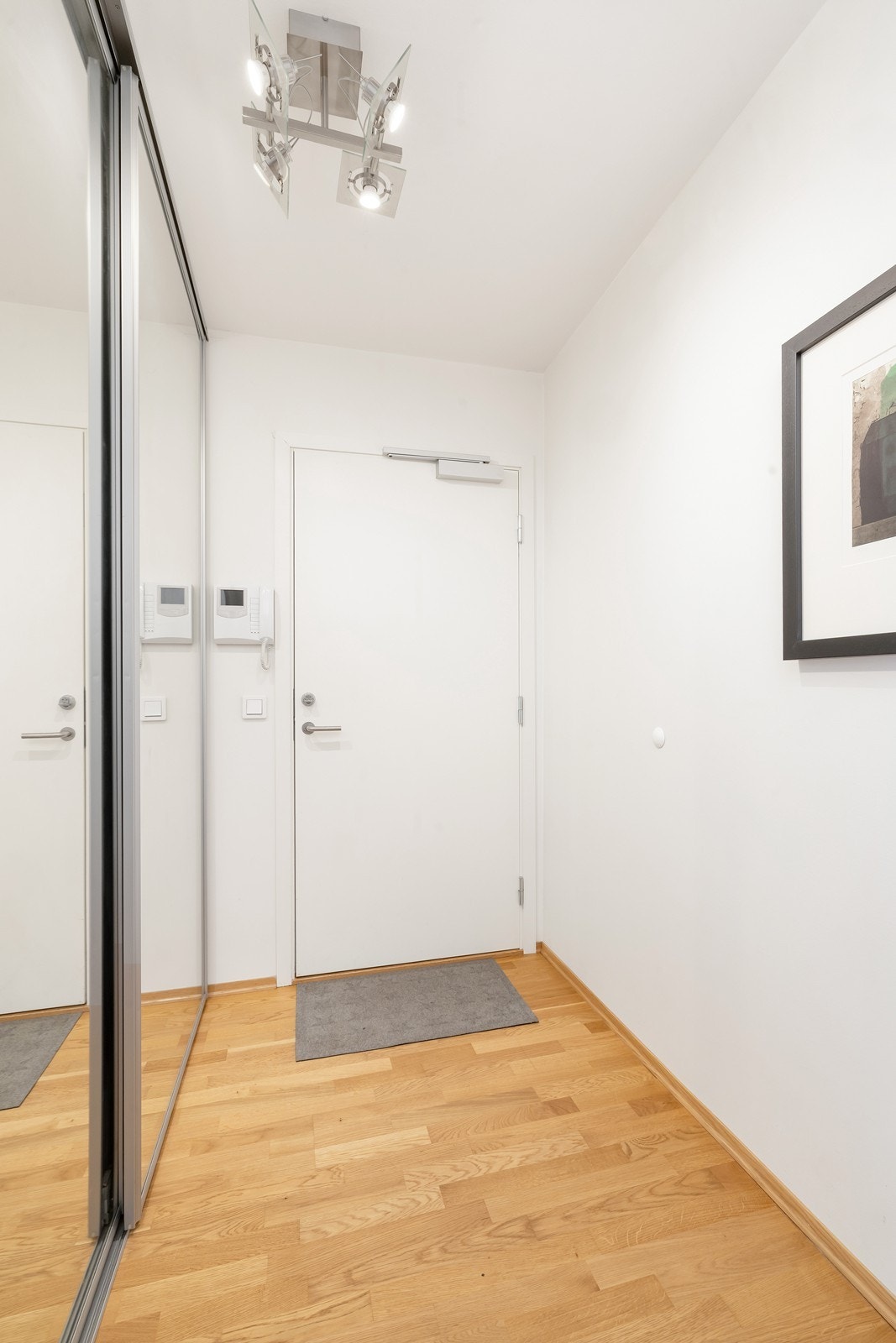 Gang med dør-calling Galleribilde