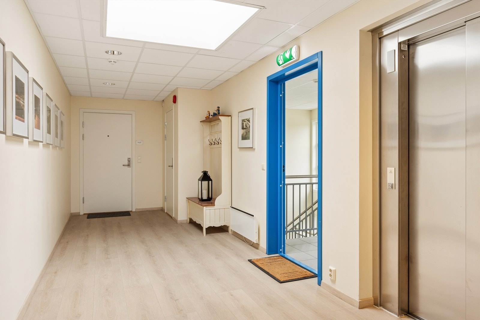 Bygget har heis, som gir enkel og trinnfri adkomst direkte til leilighetens etasje. Galleribilde