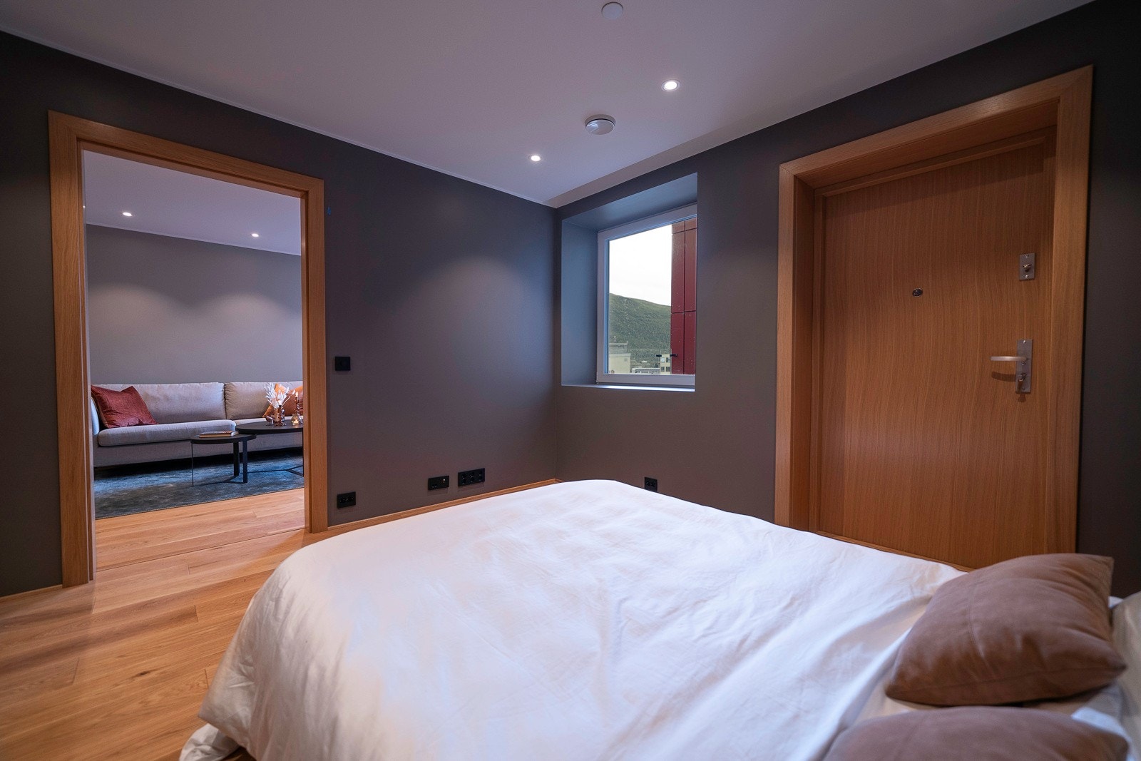 Her finner du rikelig med plass til en kingsize seng