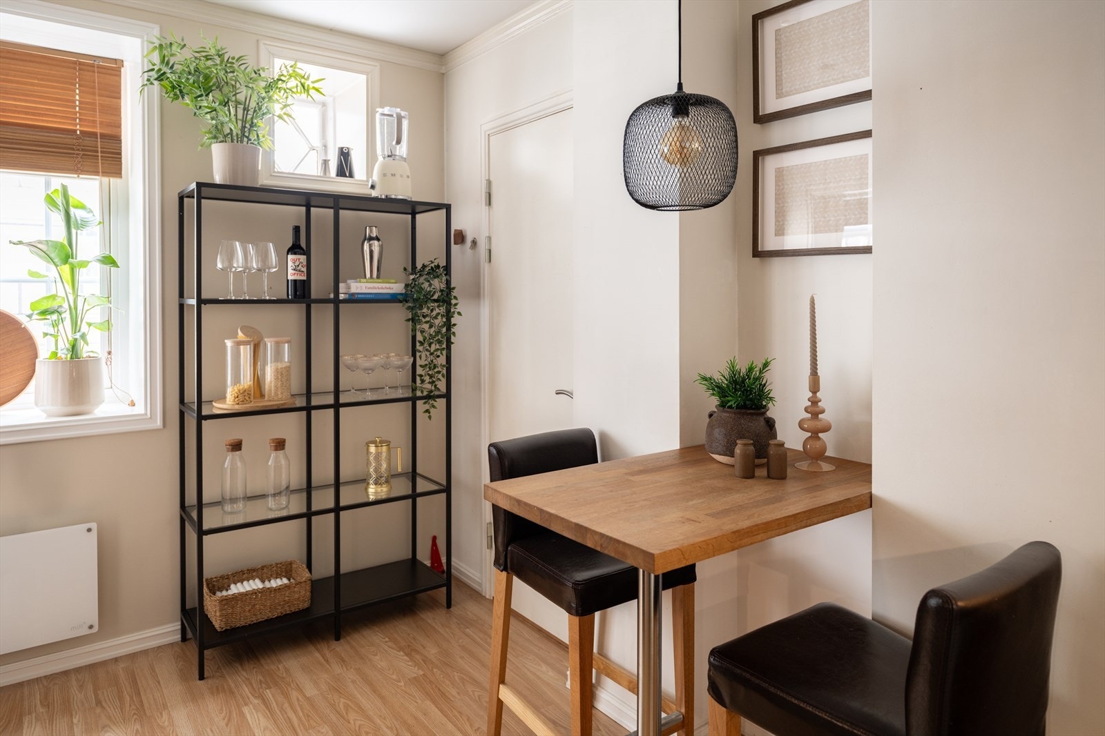 Kjøkkenet er på 9,5m² og gir en flott atmosfære med rom for egen spiseplass. Galleribilde