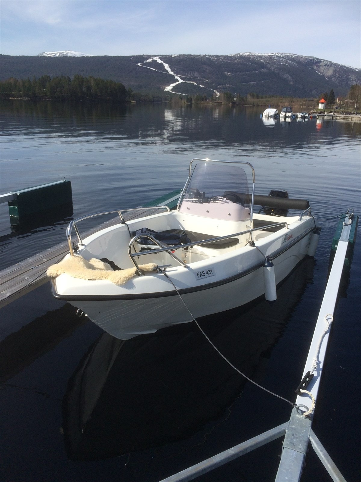 Båtplassen gir tilgang til de flotte vannene i området. Galleribilde