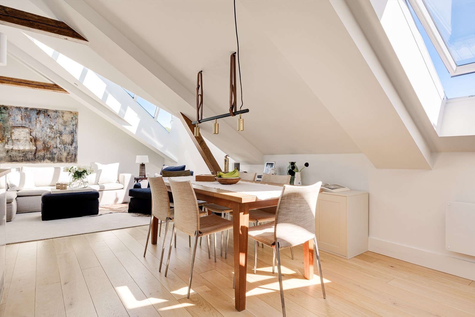 God plass til stort spisebord Galleribilde