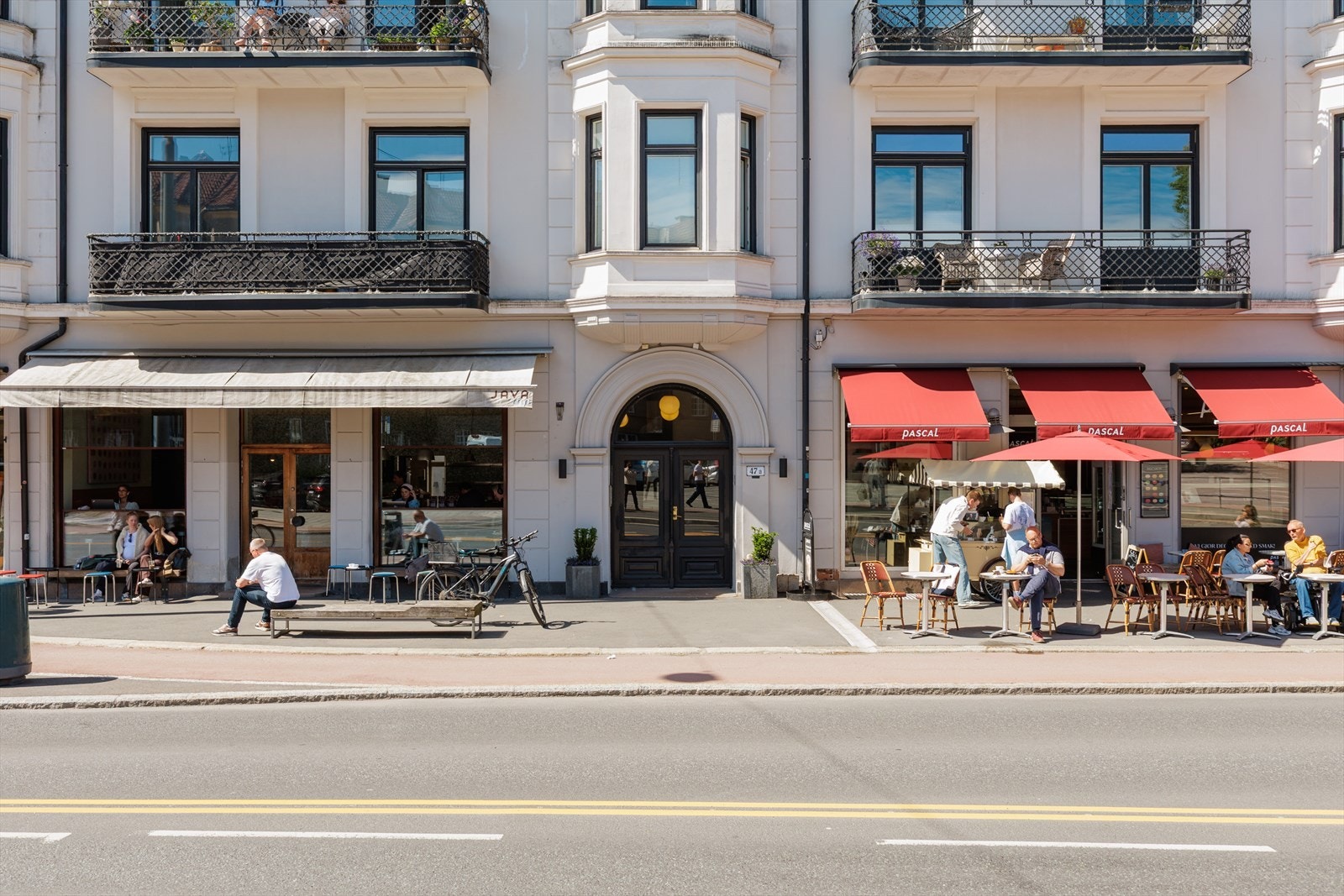 Sameiet består av 23 boligseksjoner og 5 næringsseksjoner. Galleribilde
