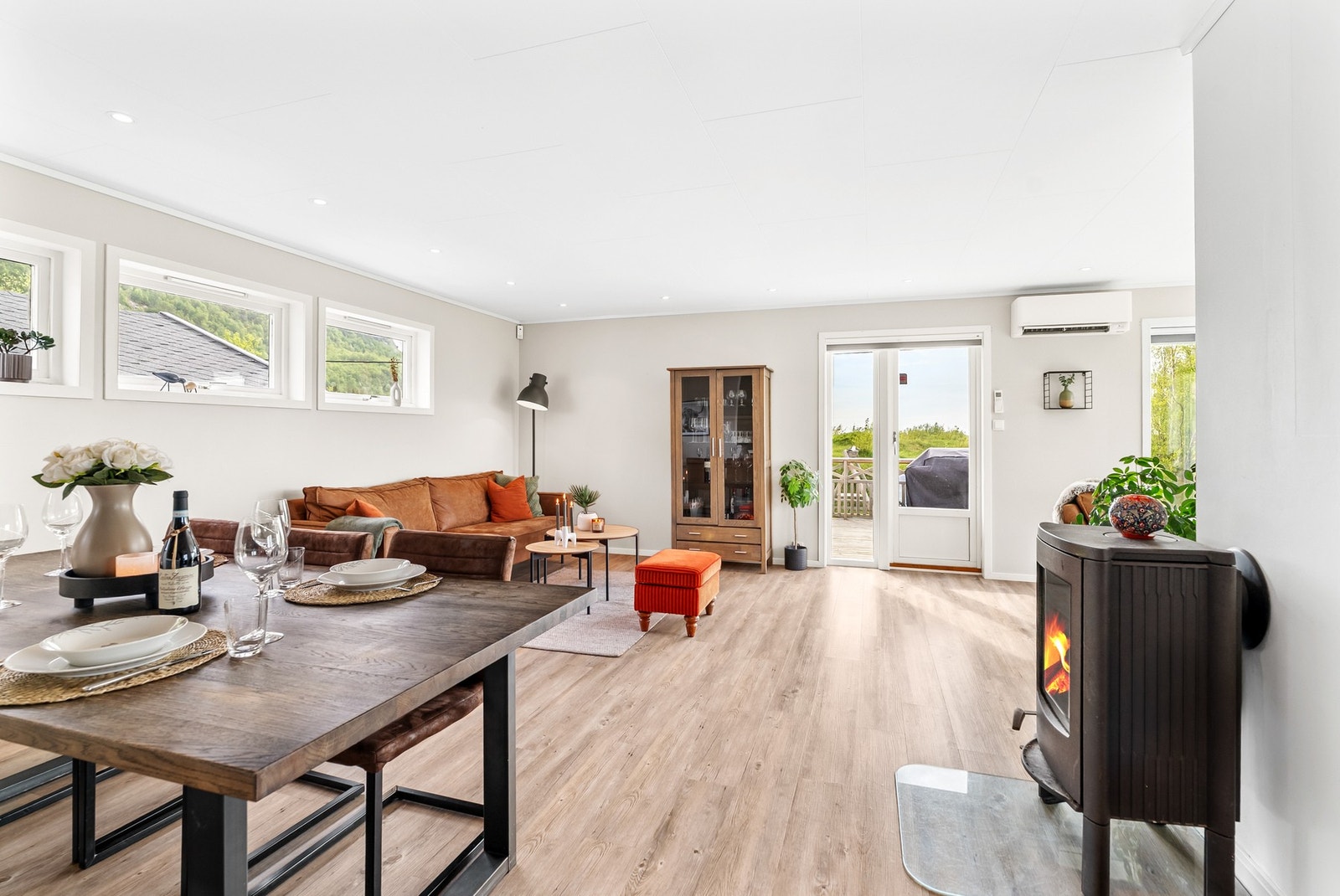 Fra stuen er det direkte utgang til en stor balkong på 22 m² Galleribilde