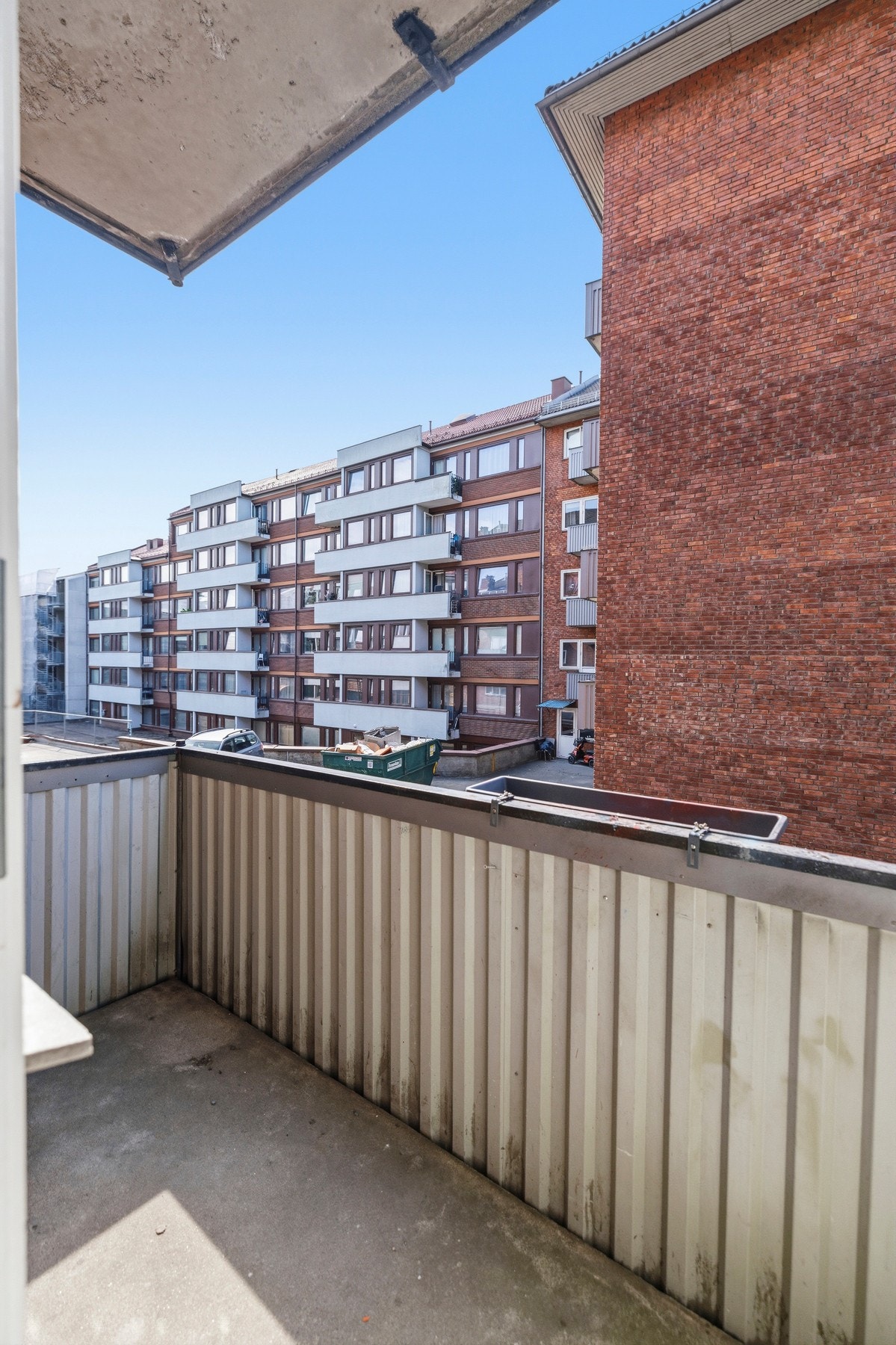 Egen balkong med ettermiddags- og kveldssol. Galleribilde
