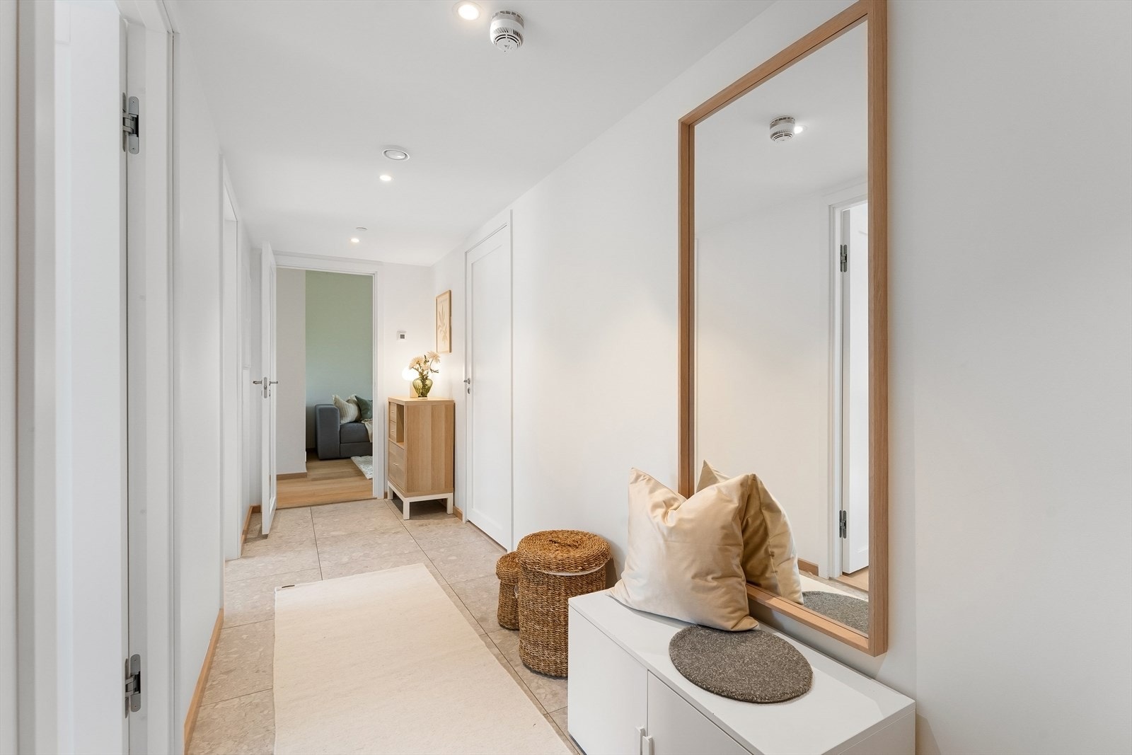 Velkommen inn til en svært praktisk anlagt planløsning for 4-roms på 81 m² Galleribilde