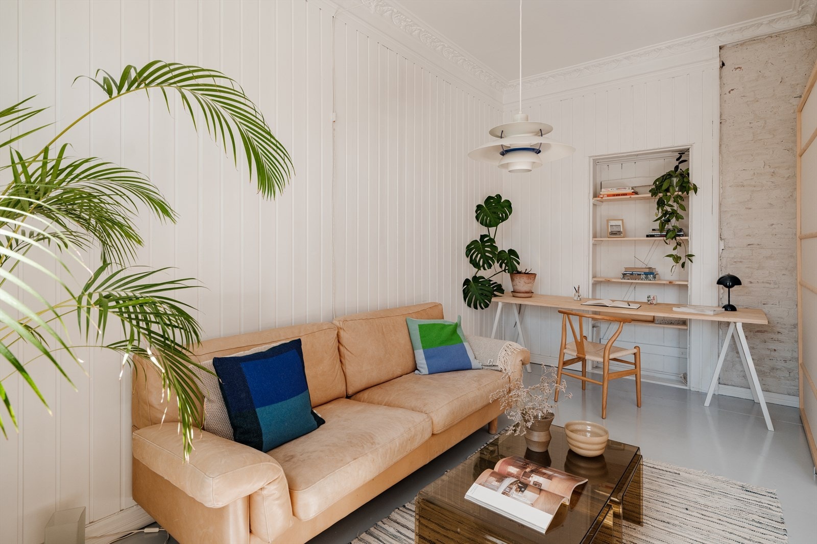Det er plass til sofa, tv-møbler og øvrig ønsket møblement. Galleribilde