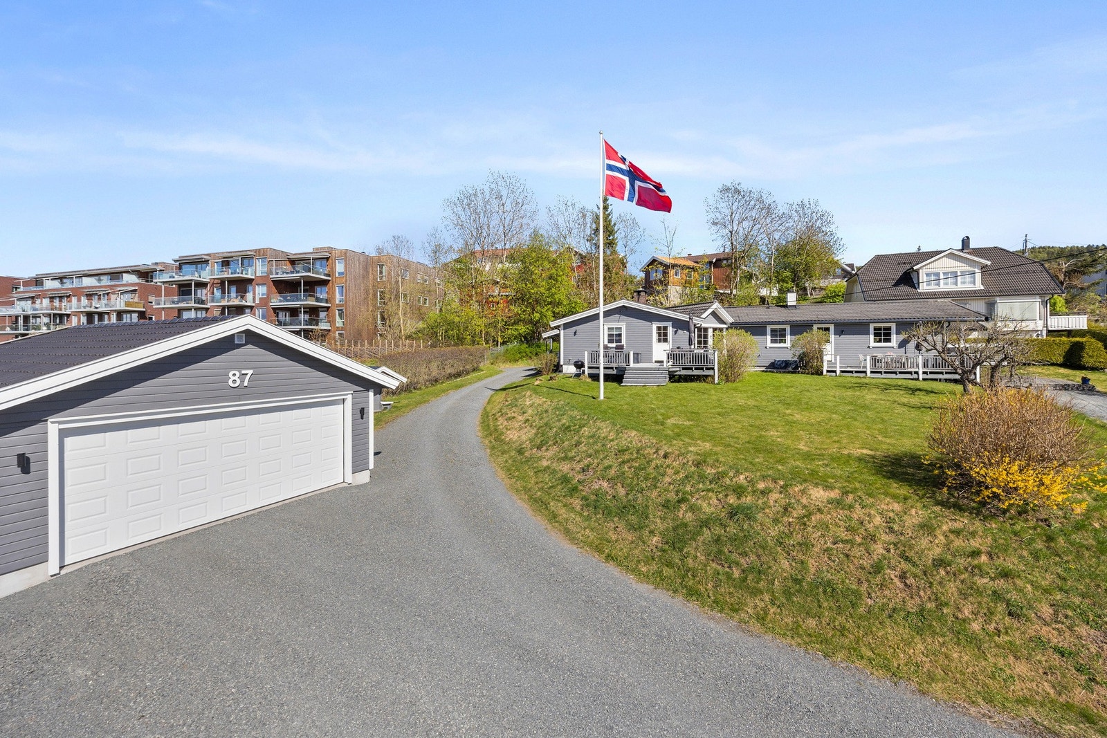 Velkommen til Grorudhaugen 87 - Presentert av Kenneth Eckmann v/EIE eiendomsmegling Sandvika.
Foto: Anders Kjøndal v/Luxe AS Galleribilde