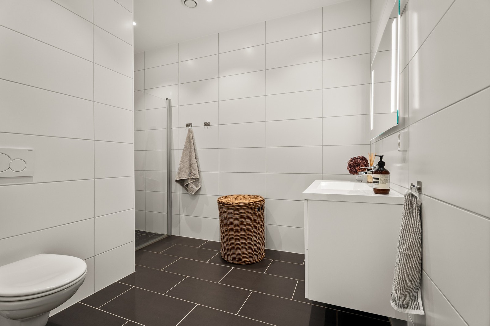 Gulvvarme på badet gir ekstra komfort. Galleribilde