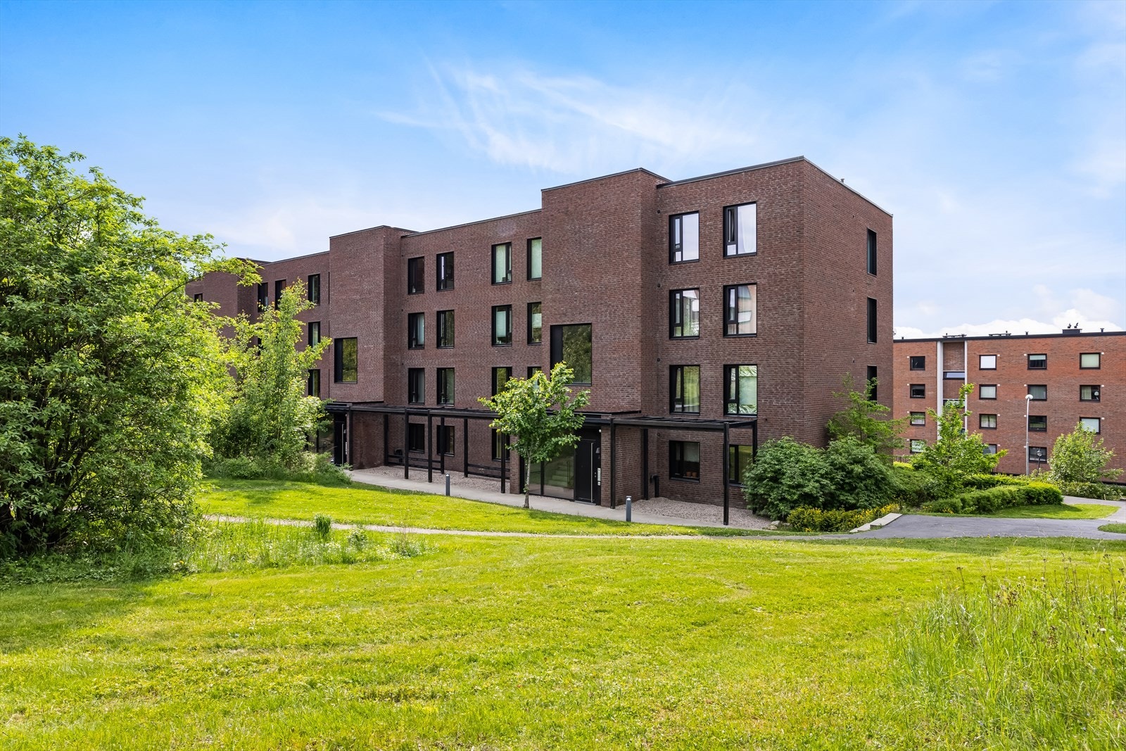 Bygget i Lavrans vei 1 B ble nominert til Oslo bys arkitekturpris 2021, en anerkjennelse som gis til prosjekter med høy arkitektonisk kvalitet, gode bokvaliteter og god tilpasning til omgivelsene. Galleribilde