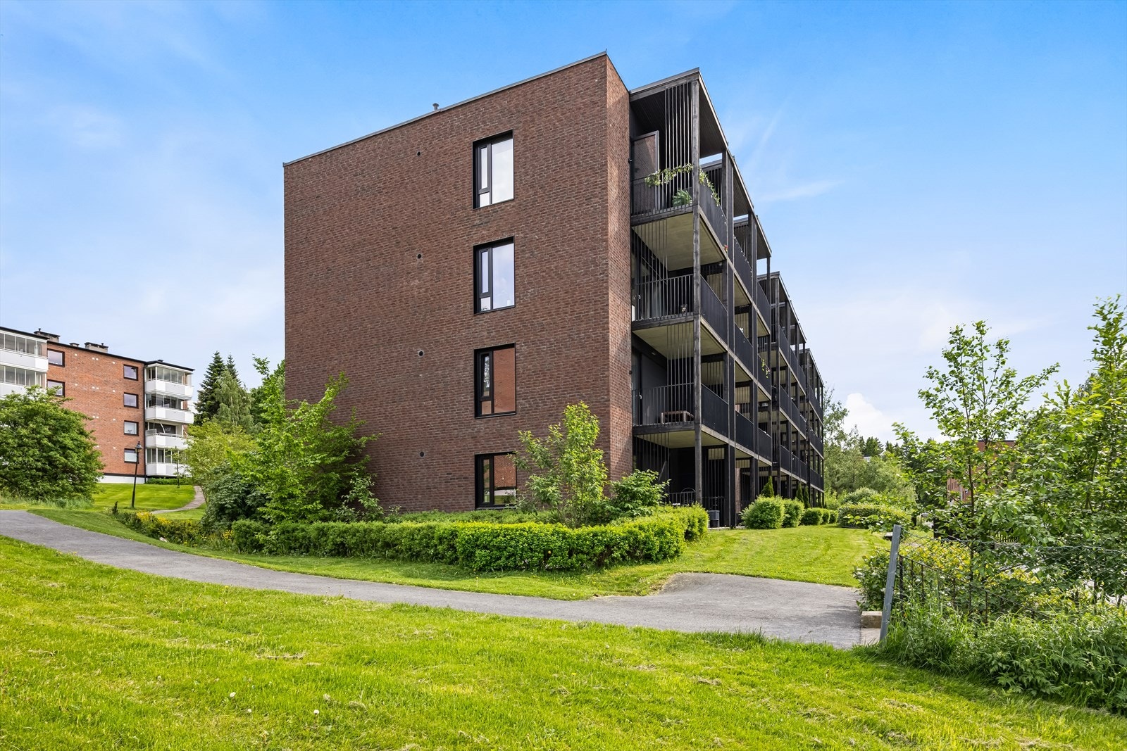 Bygget i Lavrans vei 1 B ble nominert til Oslo bys arkitekturpris 2021, en anerkjennelse som gis til prosjekter med høy arkitektonisk kvalitet, gode bokvaliteter og god tilpasning til omgivelsene. Galleribilde