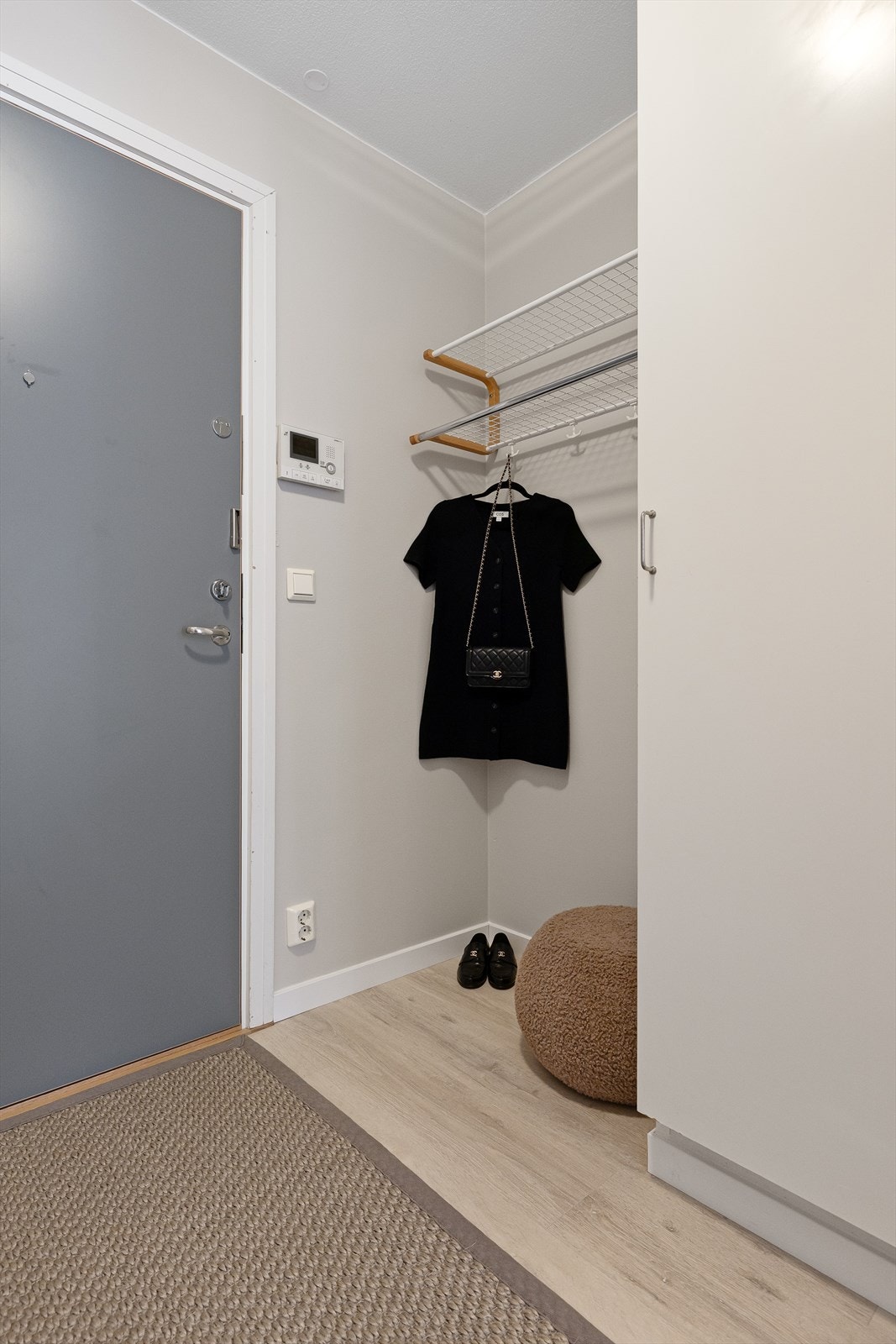 Entré med garbedrobeplass Galleribilde