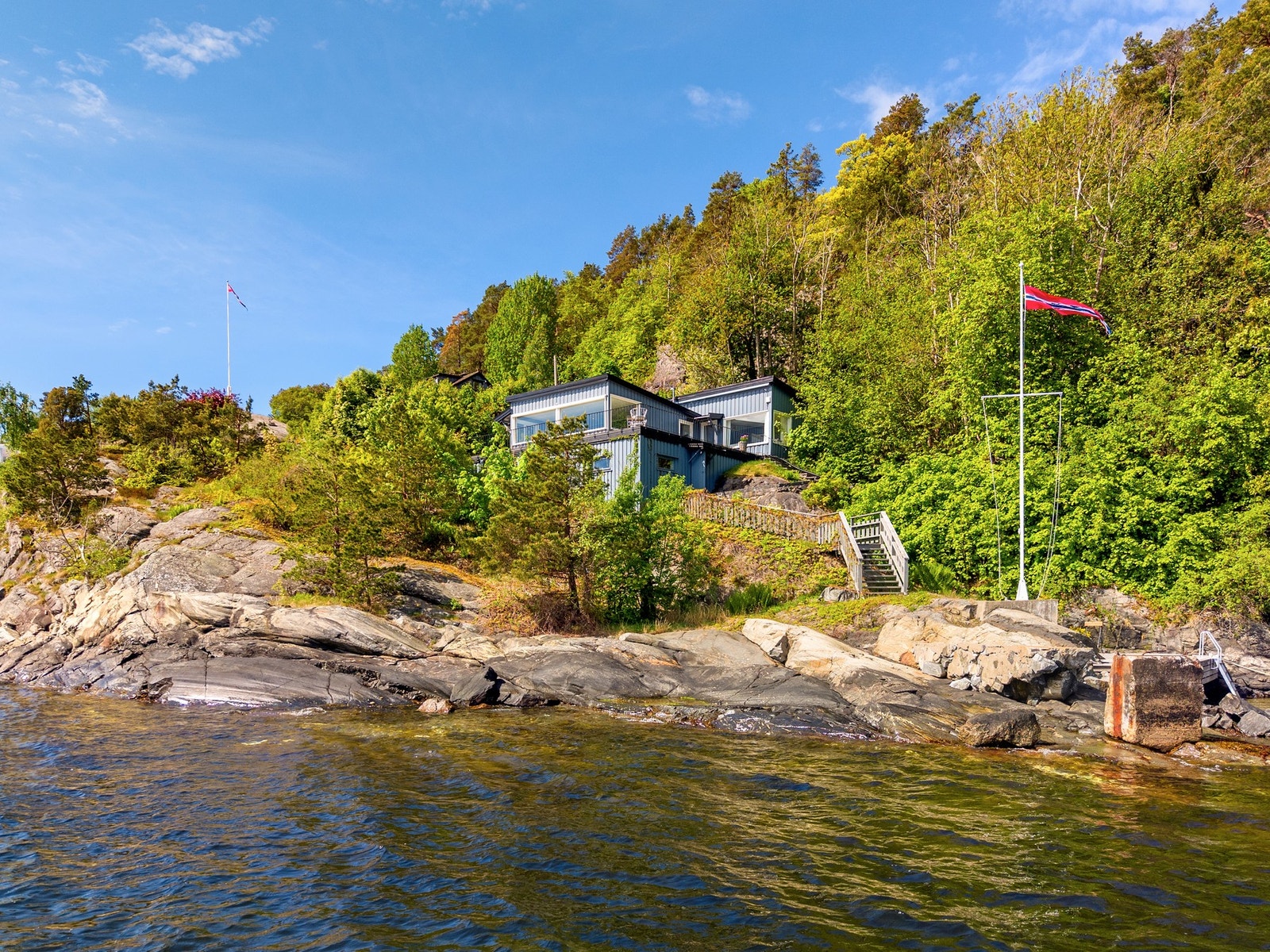 Her får man det beste av to verdener, rolige omgivelser tett på naturen, kombinert med enkel tilgjengelighet til det meste man trenger. Galleribilde