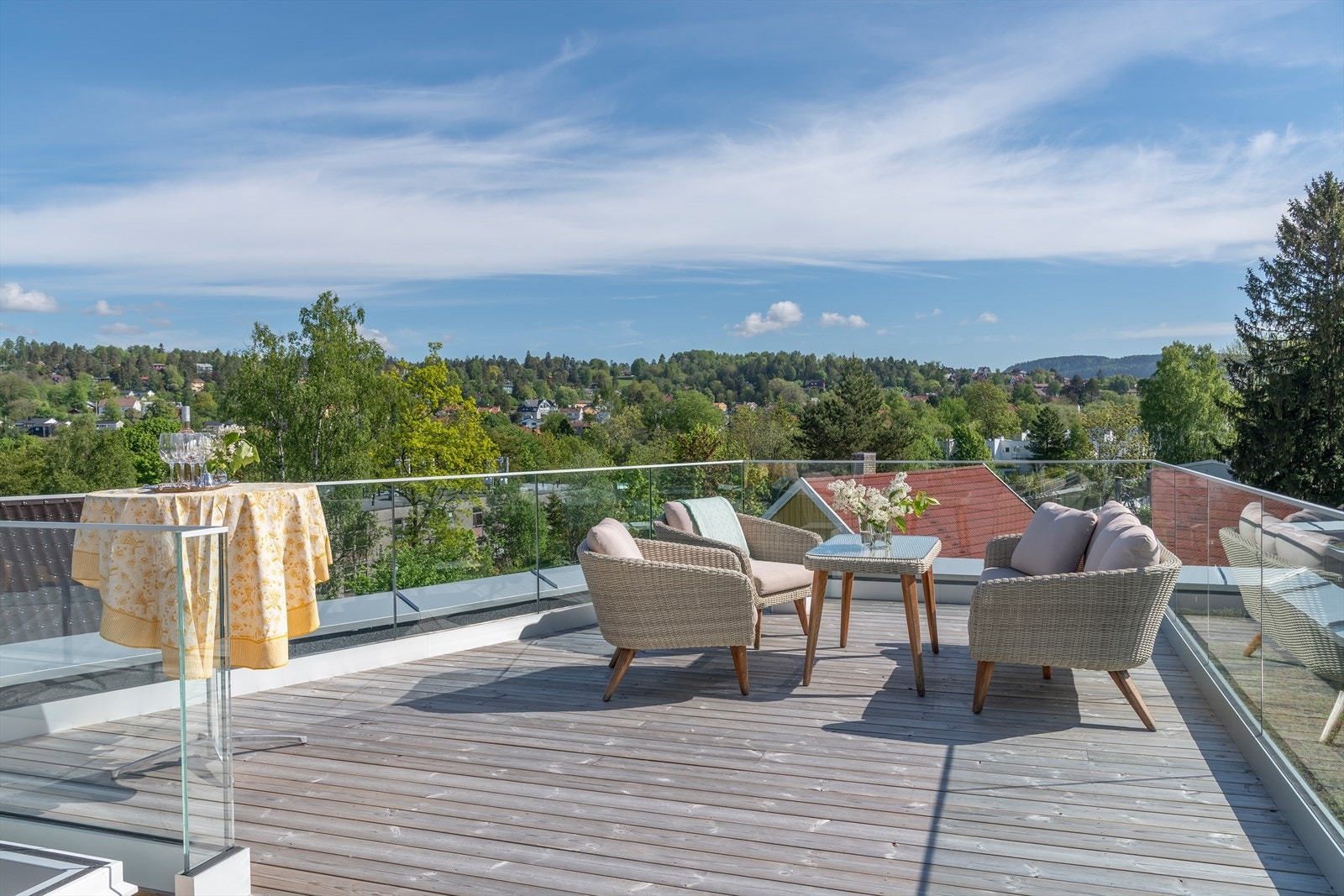 Takterrasse med høy trivselfaktor og nydelig utsikt Galleribilde