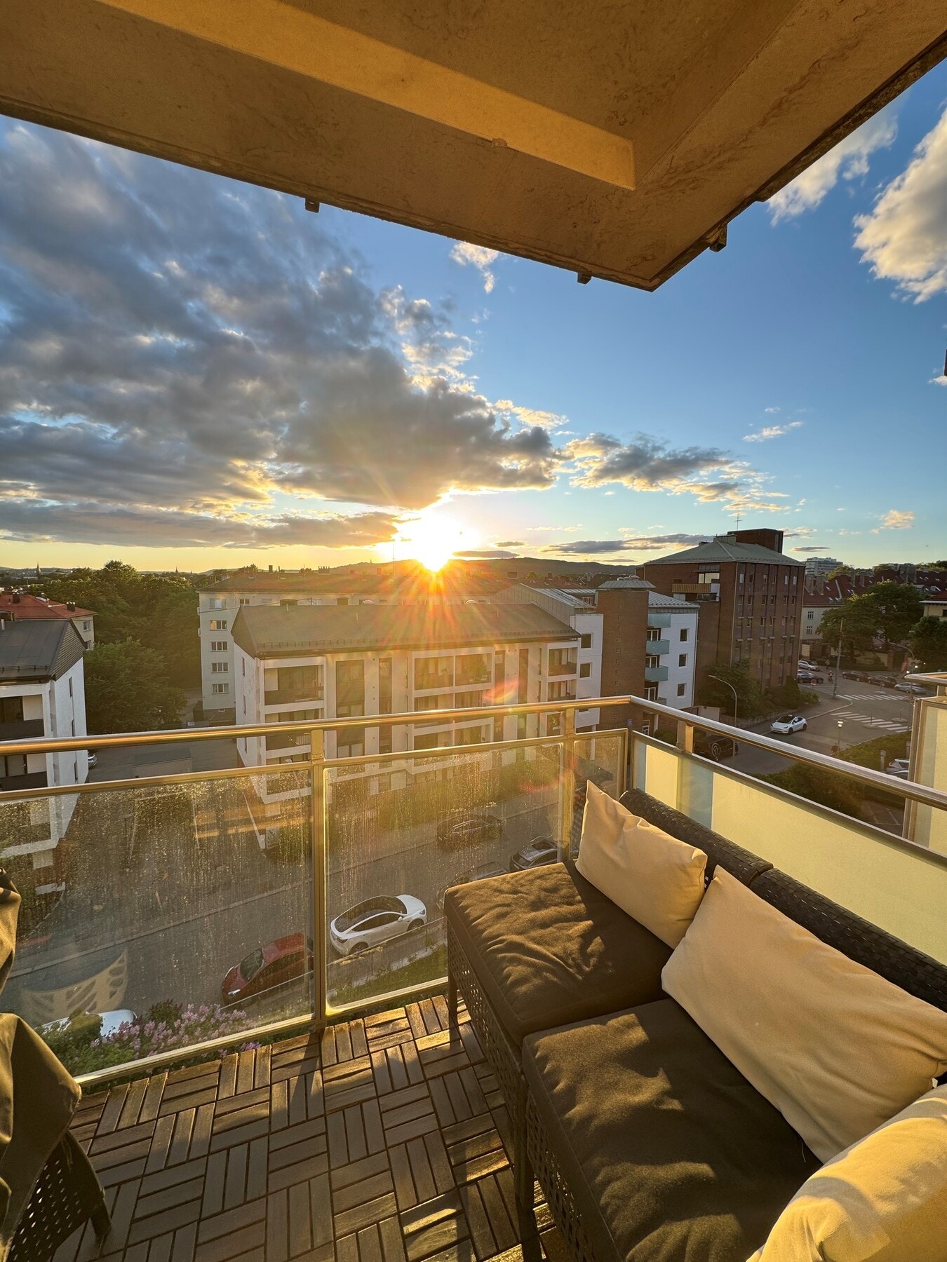 Selgers private bilde - solnedgang i slutten av mai. Solen er på sommerstid fra ca. 14 - 21:30! Galleribilde