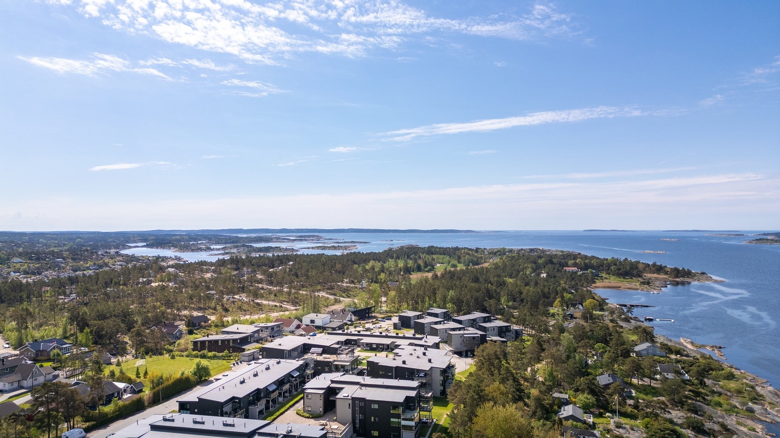 Dette er et godt og populært sted å leve med kort vei til vann og naturen. Galleribilde