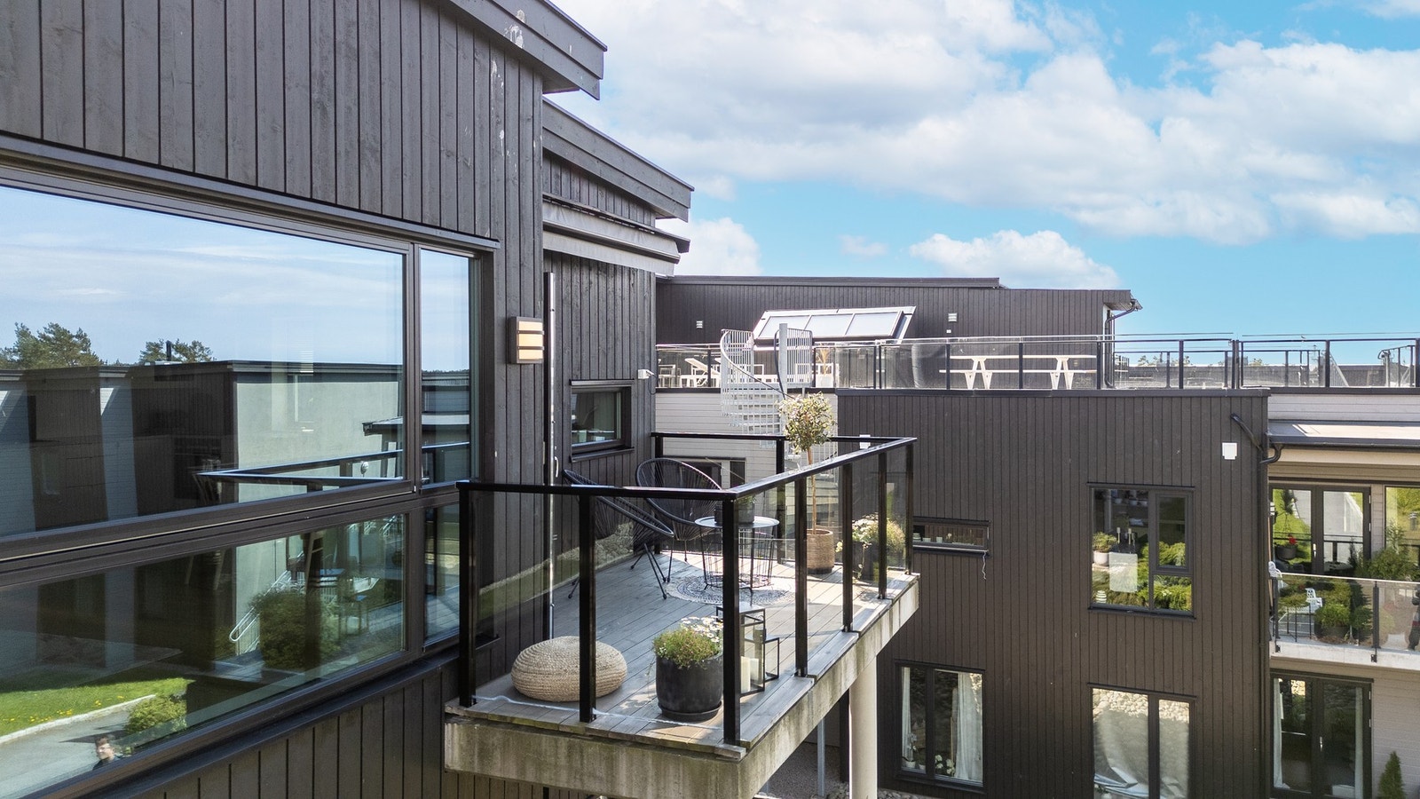 Det er markise tilknyttet uteplassen. Galleribilde