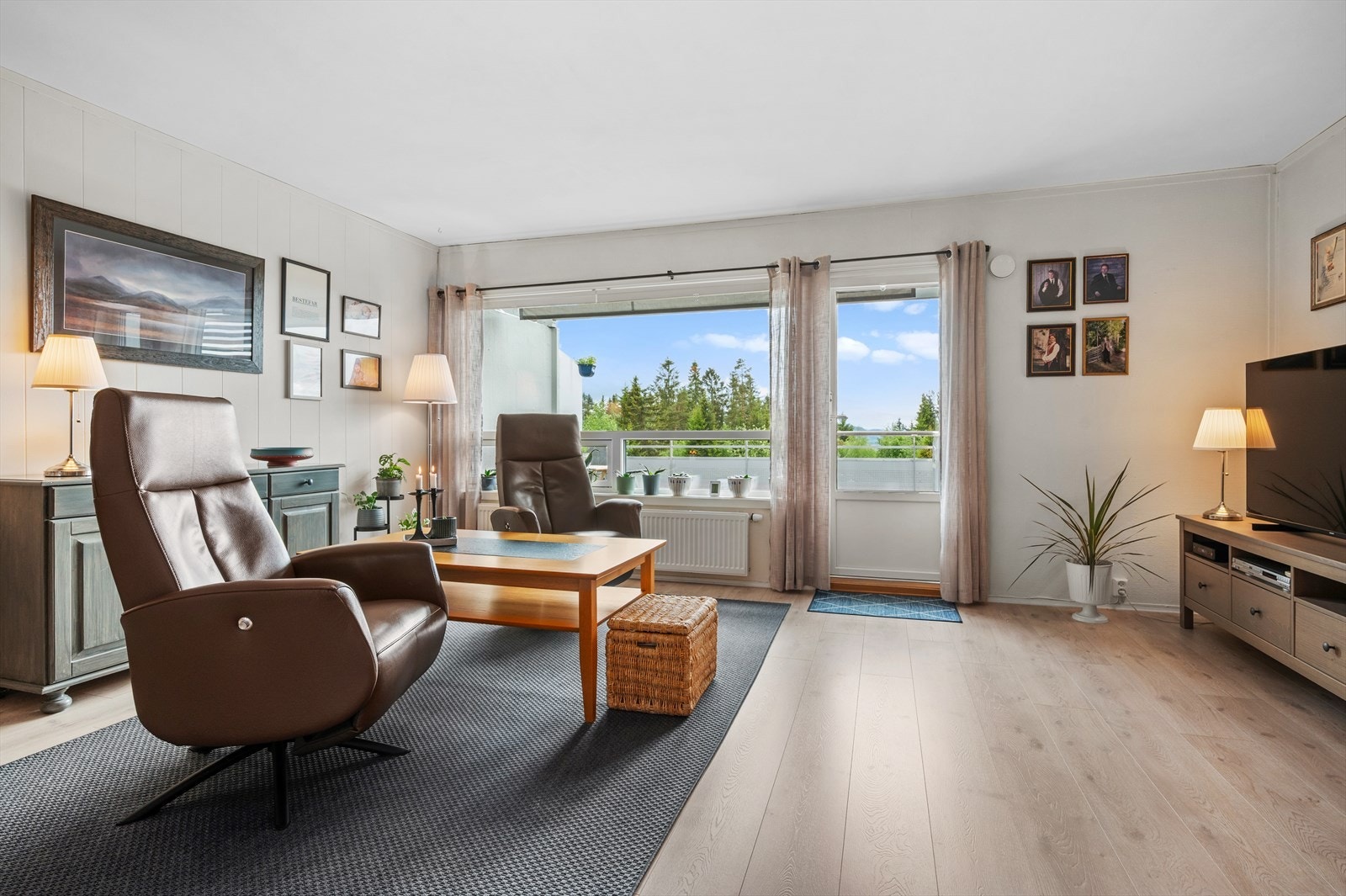 Fine overflater med 1-stavs gulv Galleribilde