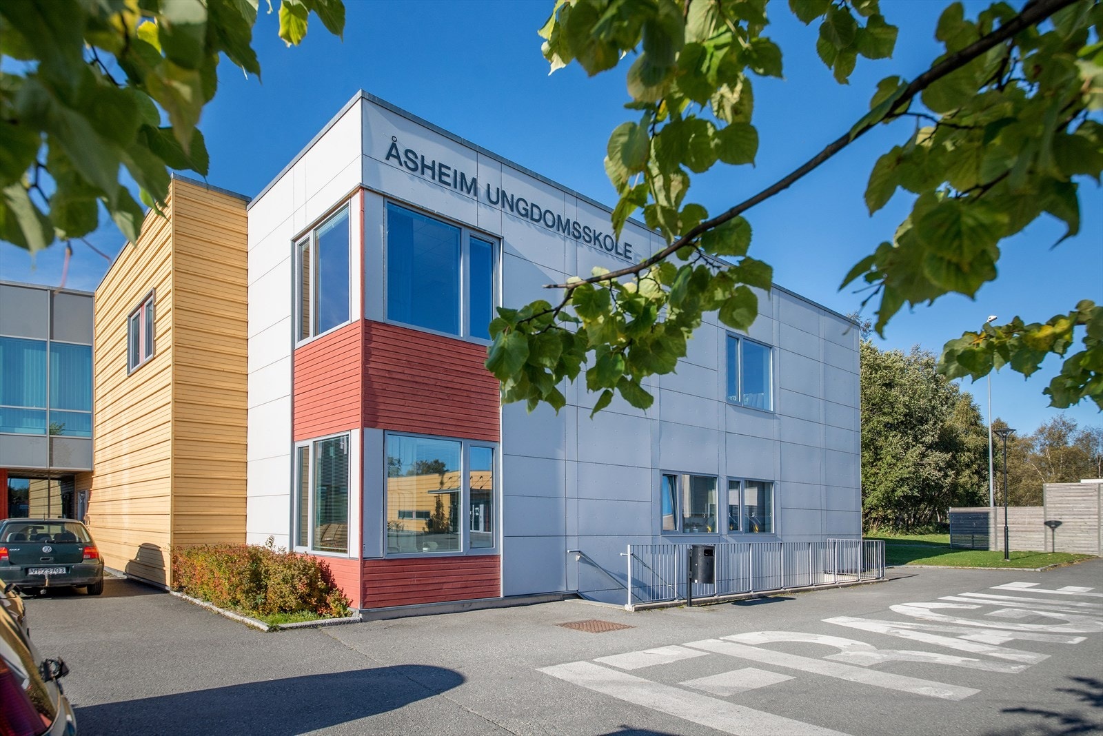 Åsheim ungdomsskole Galleribilde